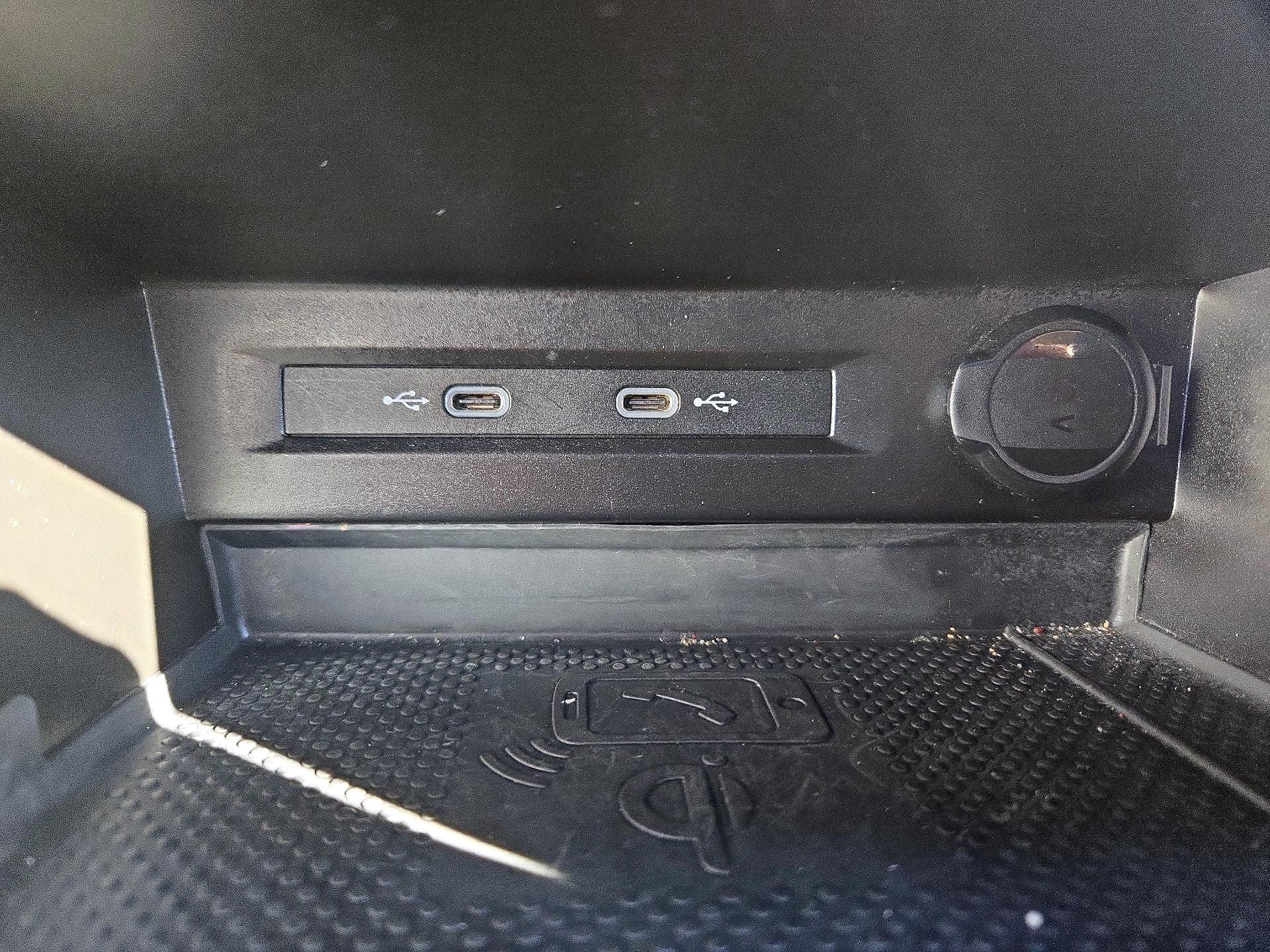 Thumbnail: 2022 Volkswagen Tiguan - 18