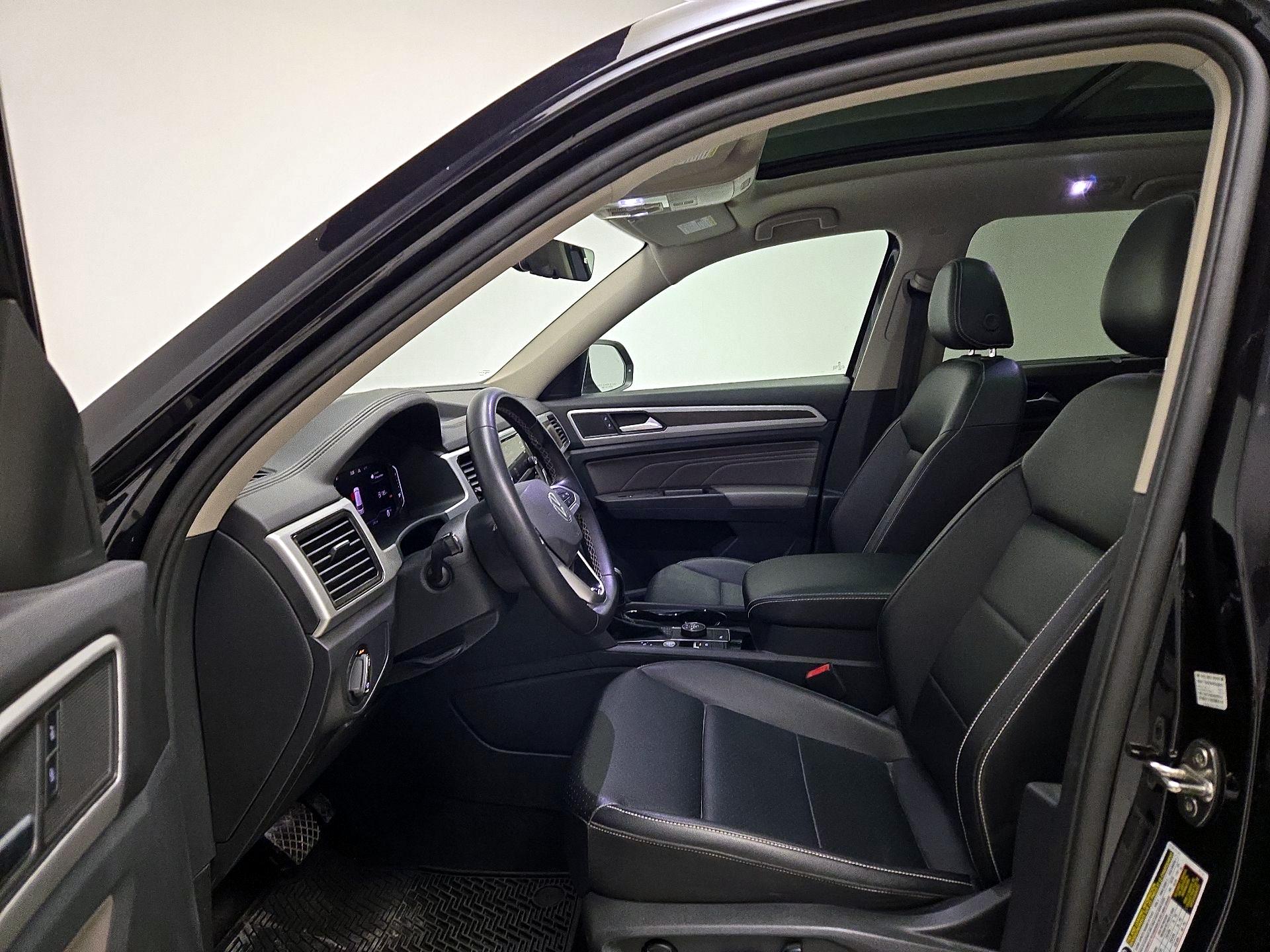 Thumbnail: 2022 Volkswagen Atlas - 11