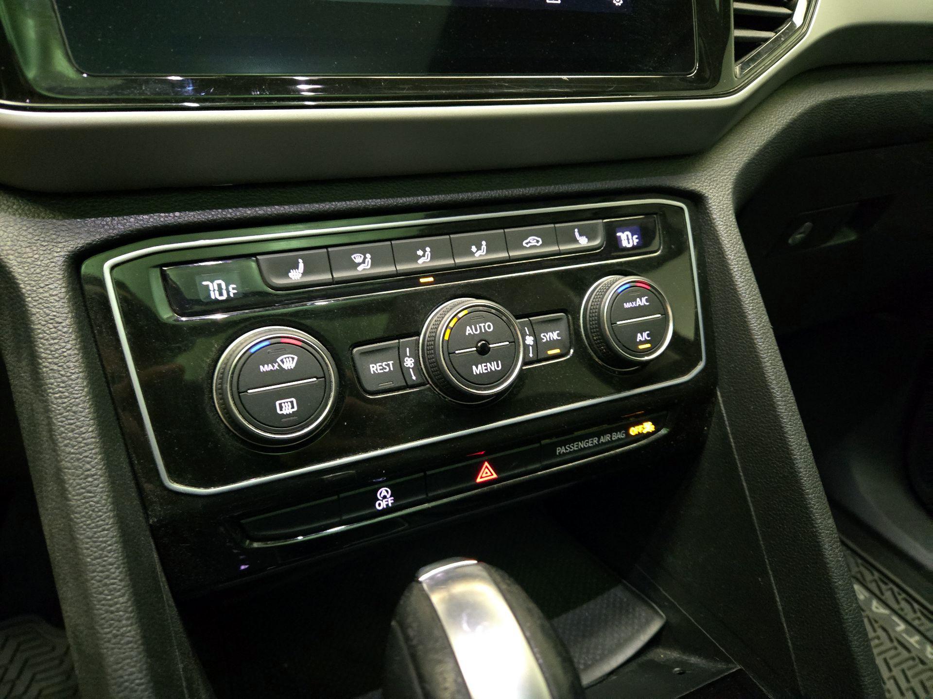 Thumbnail: 2022 Volkswagen Atlas - 16