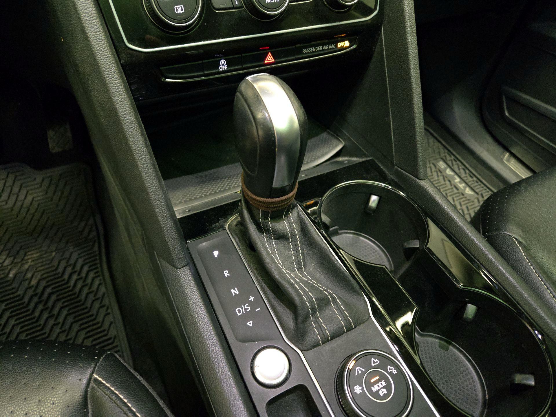 Thumbnail: 2022 Volkswagen Atlas - 17