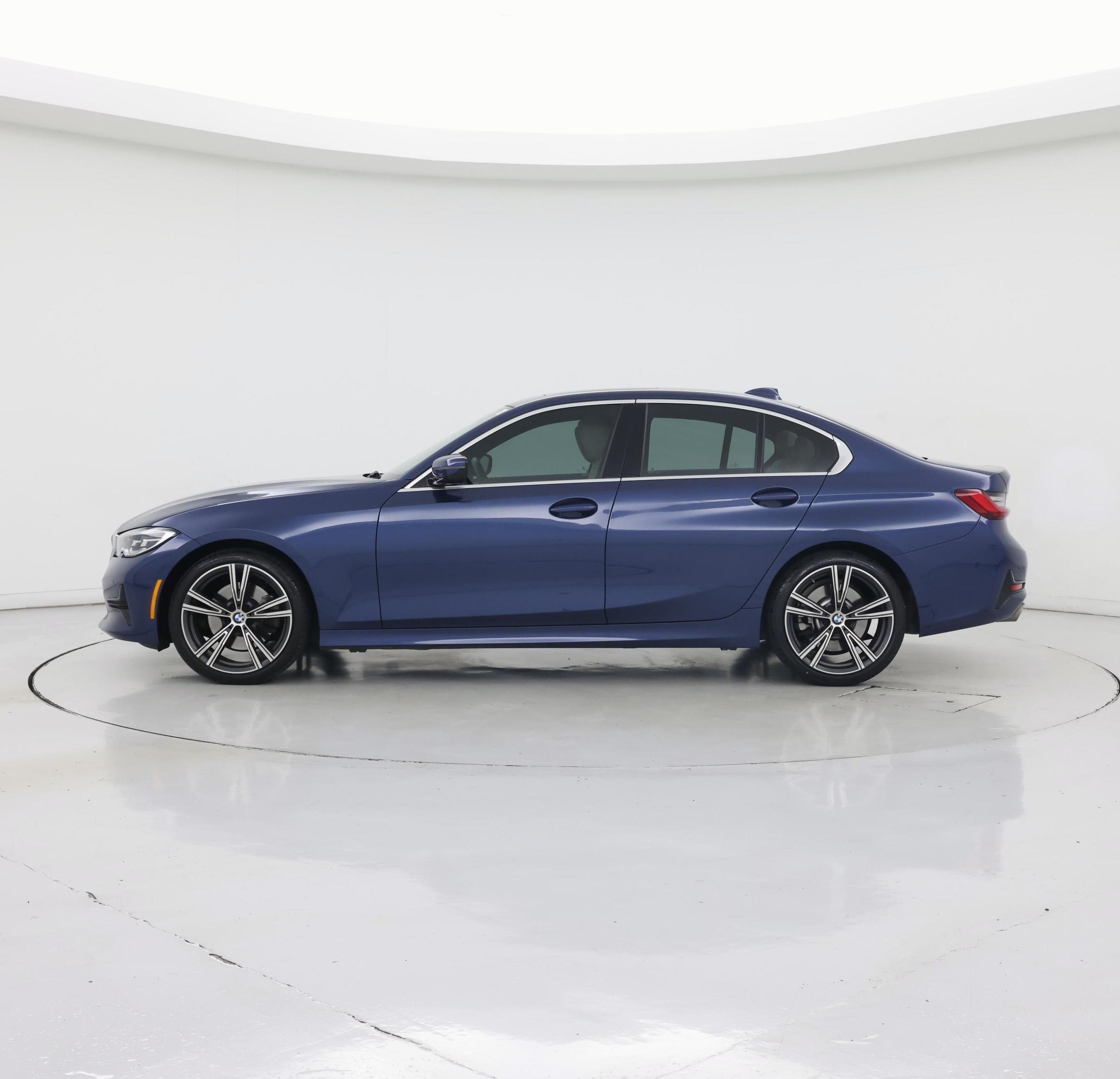 Thumbnail: 2022 BMW 3 Series - 3