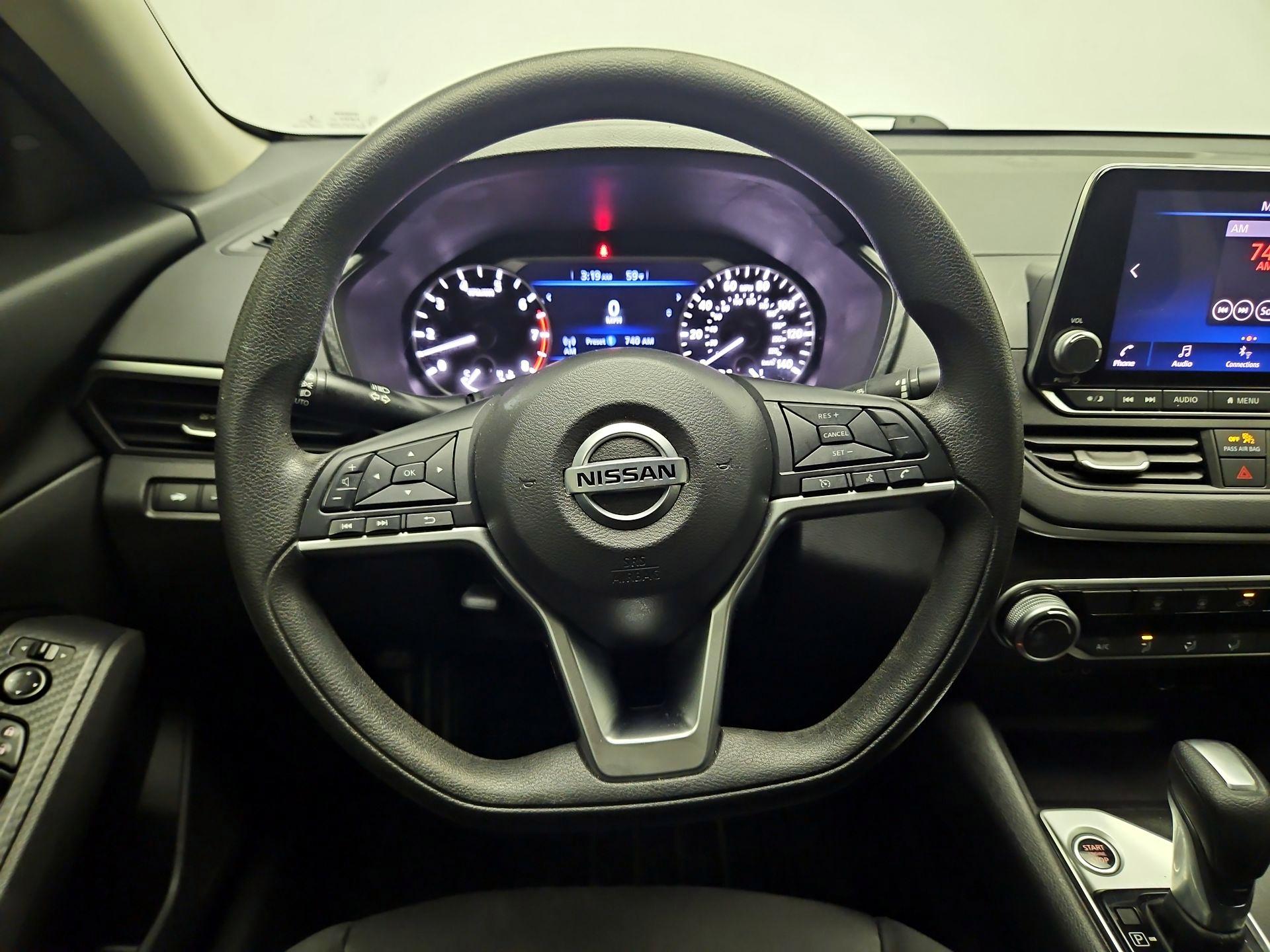 Thumbnail: 2022 Nissan Altima - 10