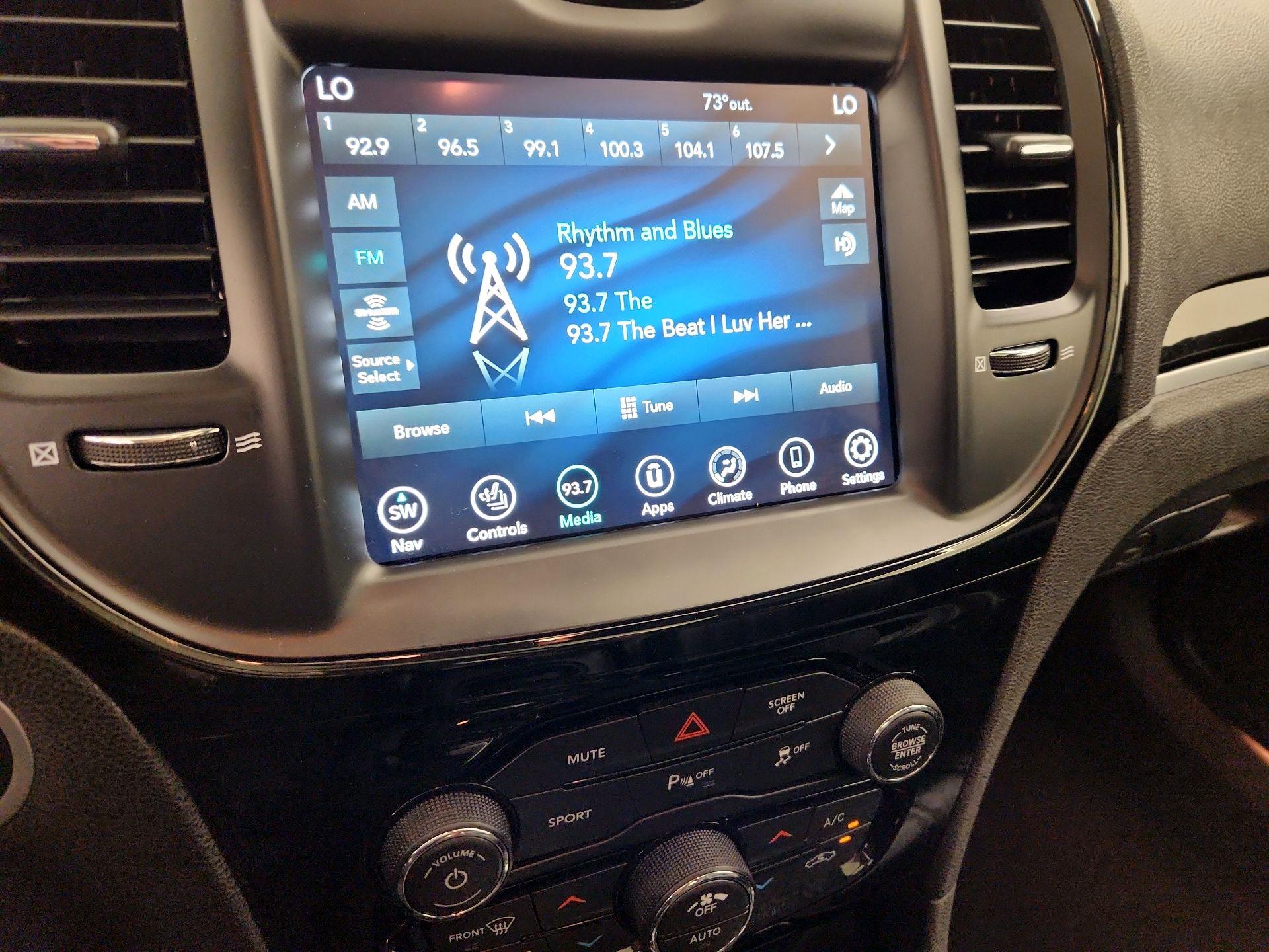 Thumbnail: 2023 Chrysler 300 - 16