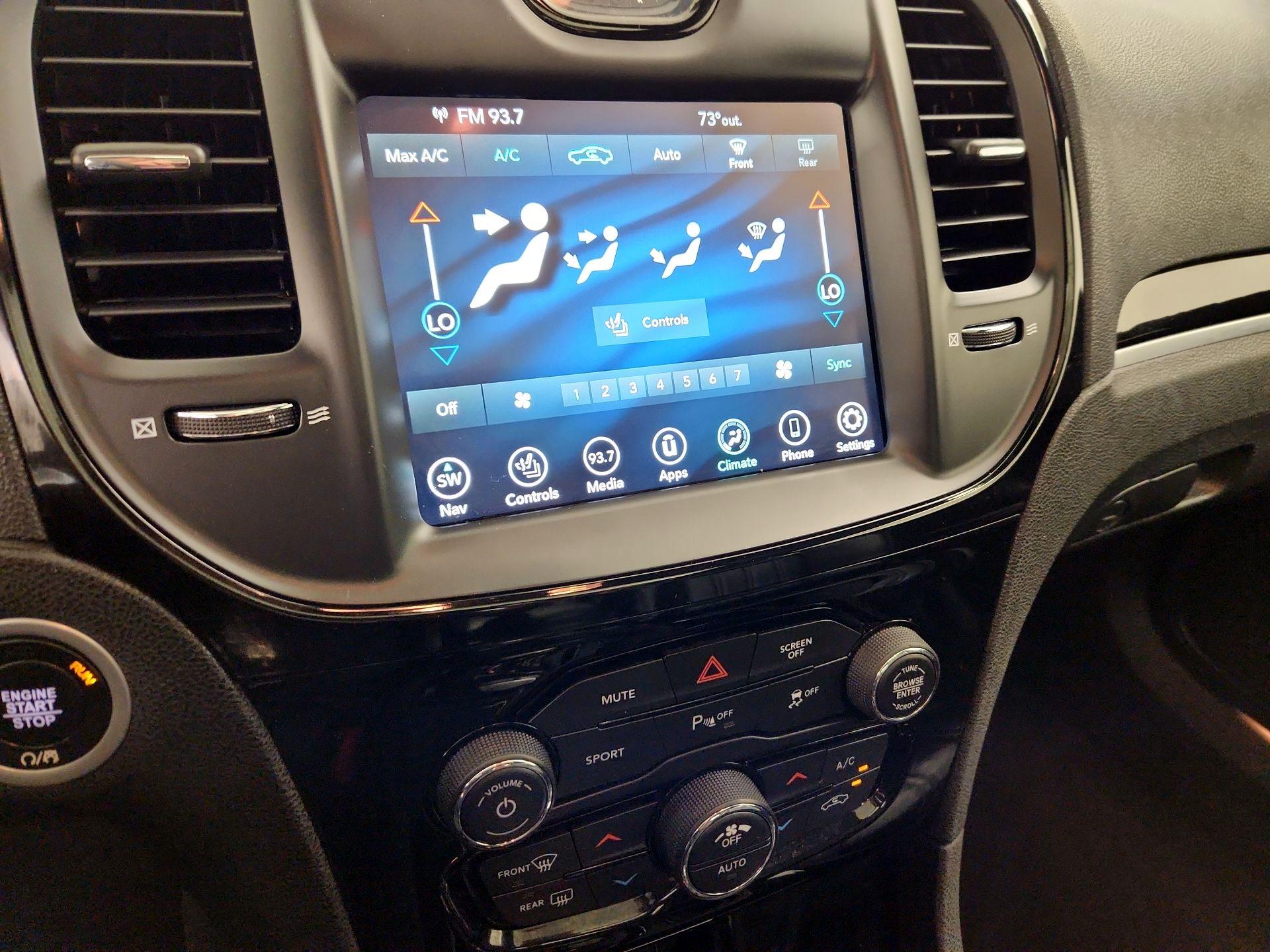 Thumbnail: 2023 Chrysler 300 - 17