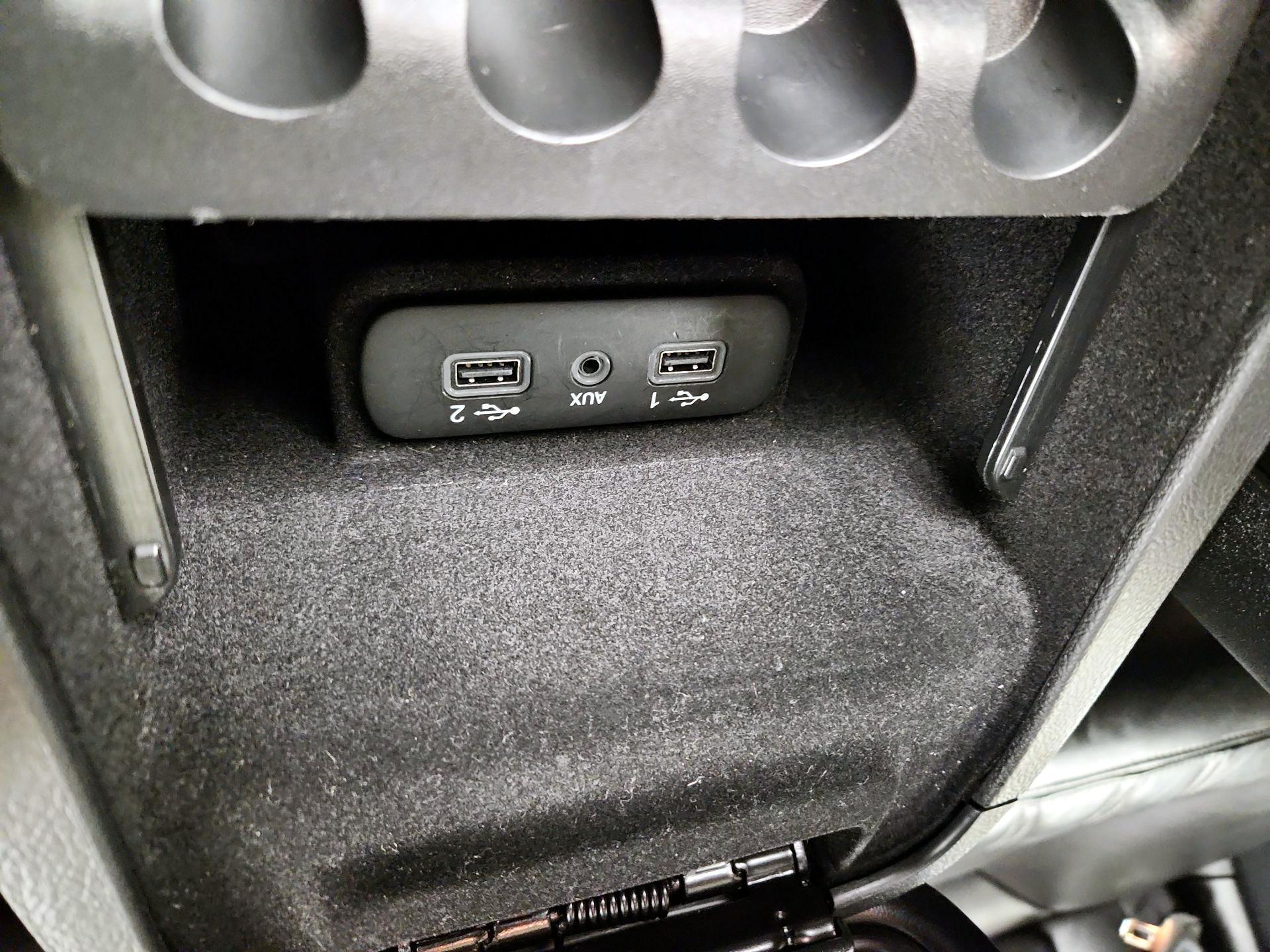 Thumbnail: 2023 Chrysler 300 - 19