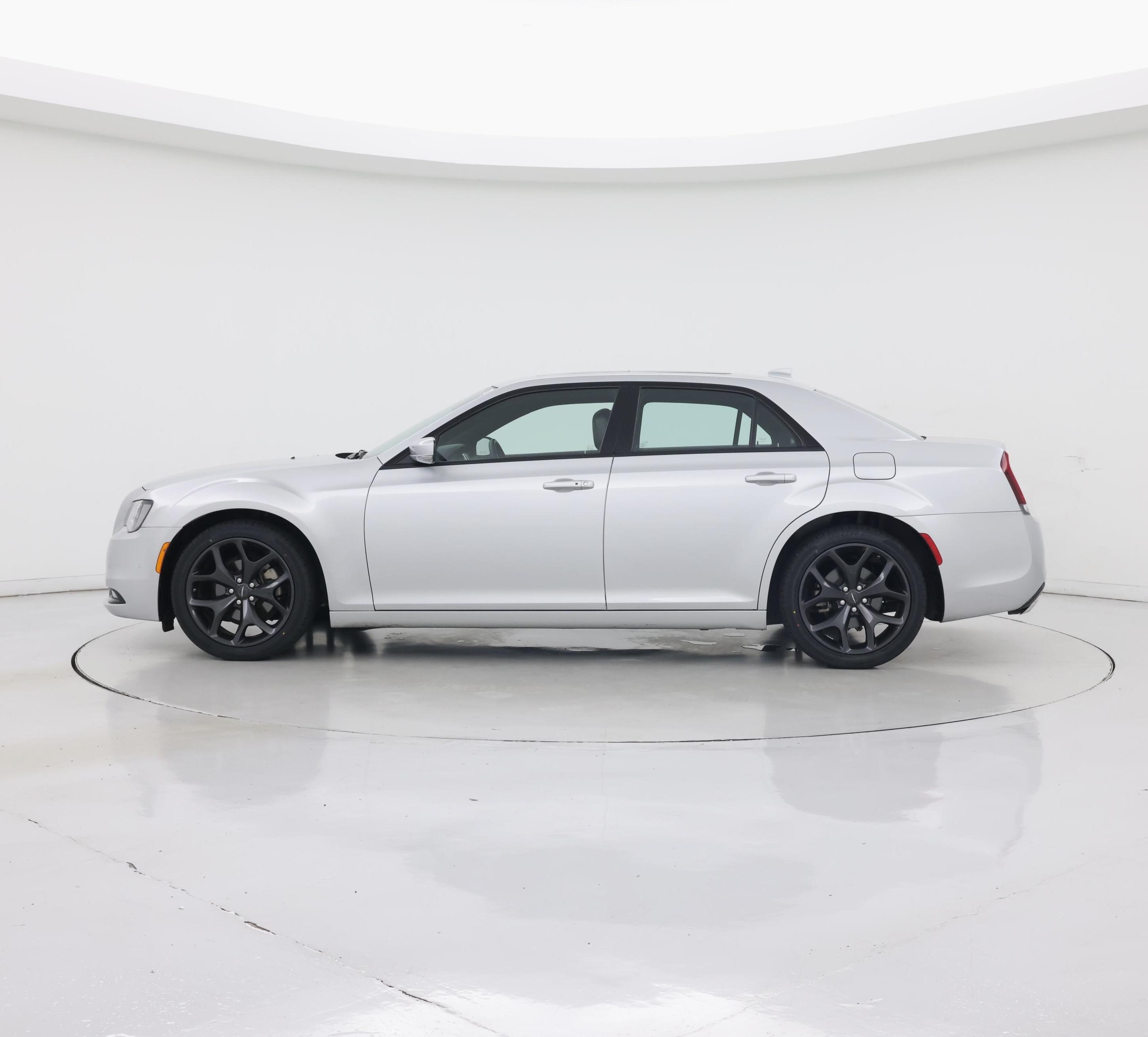 Thumbnail: 2023 Chrysler 300 - 3