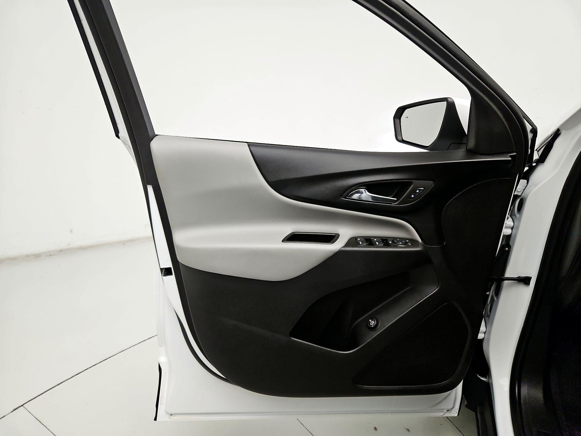 Thumbnail: 2023 Chevrolet Equinox - 12