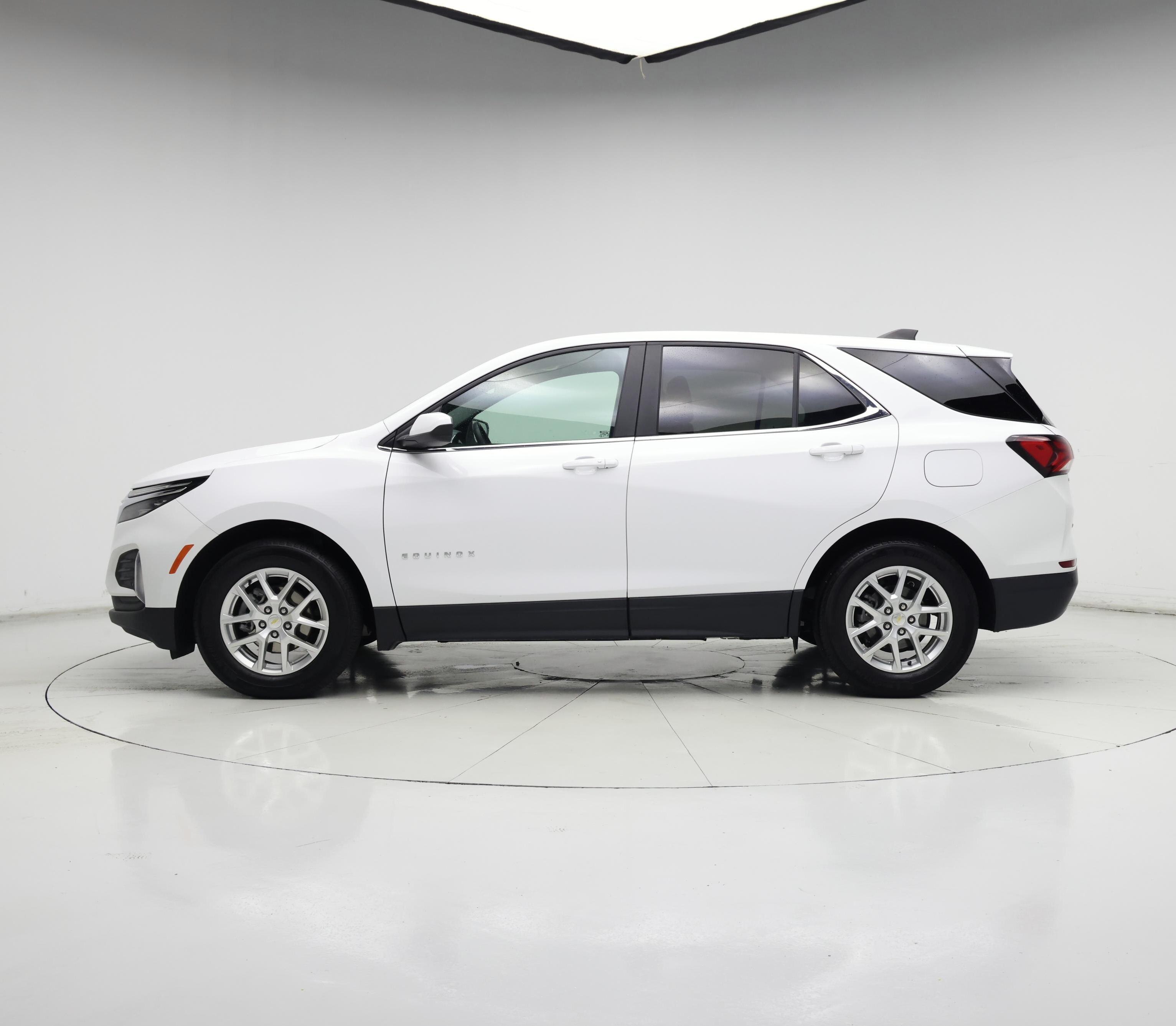 Thumbnail: 2023 Chevrolet Equinox - 3