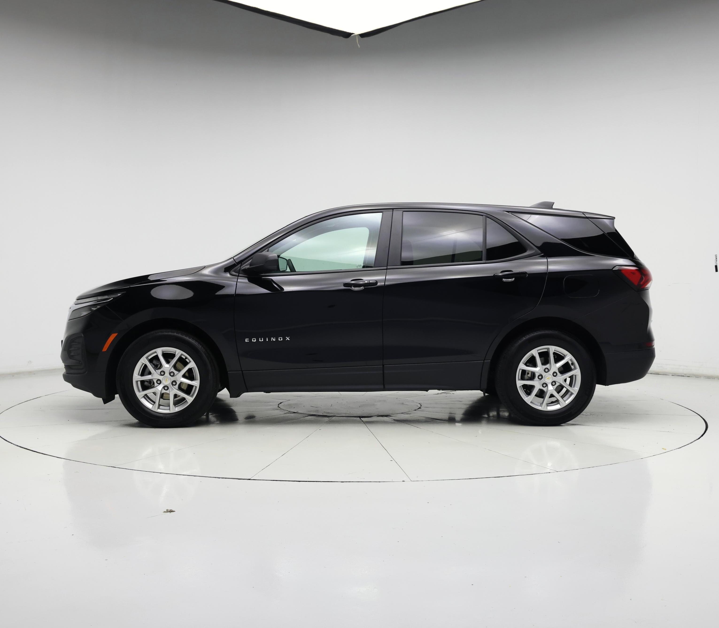 Thumbnail: 2023 Chevrolet Equinox - 3