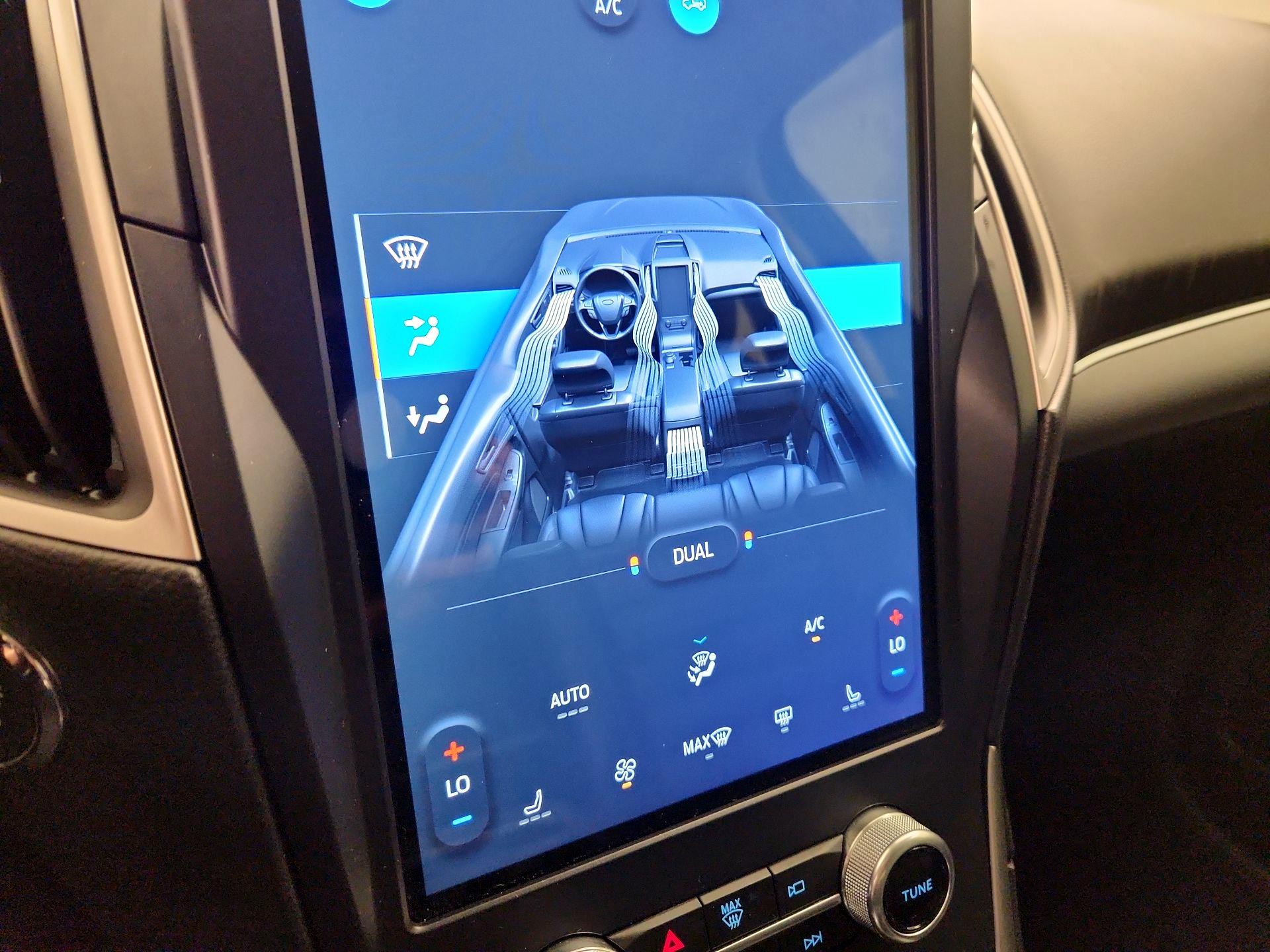 Thumbnail: 2021 Ford Edge - 16