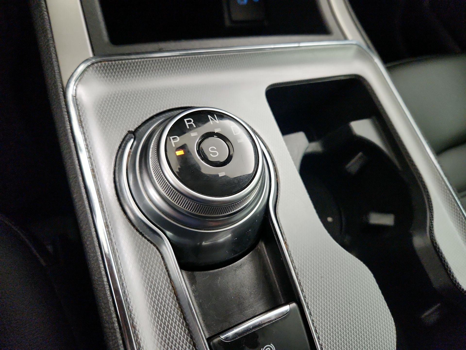 Thumbnail: 2021 Ford Edge - 17