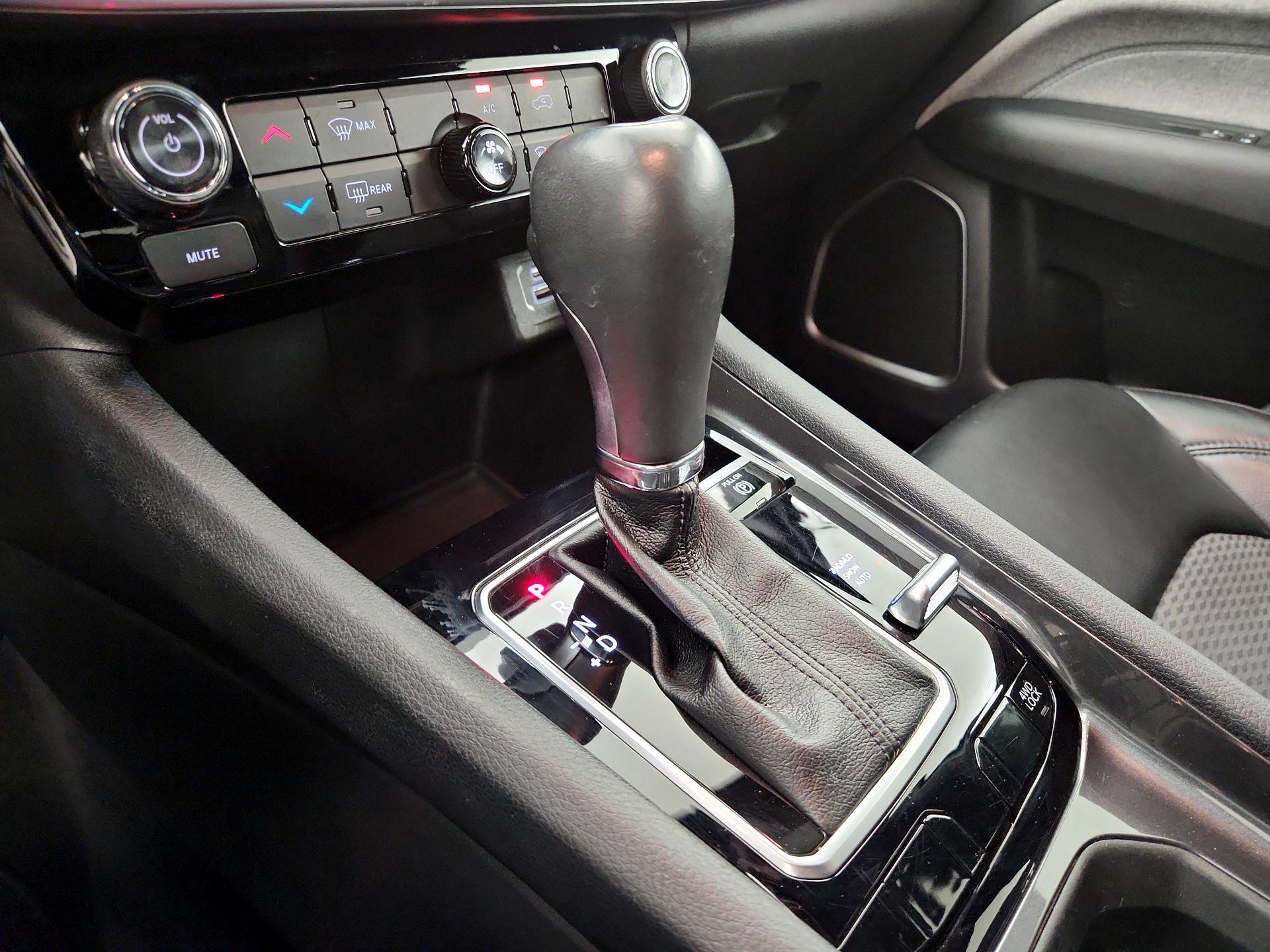 Thumbnail: 2023 Jeep Compass - 15