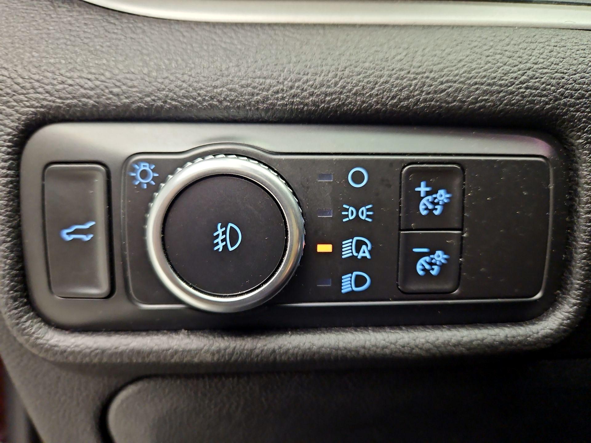 Thumbnail: 2020 Ford Explorer - 13