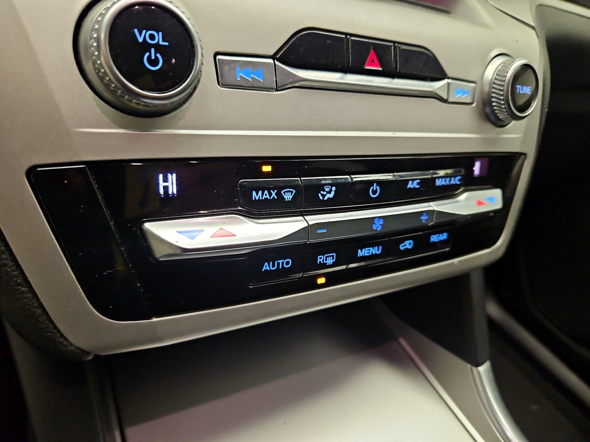 Thumbnail: 2020 Ford Explorer - 16