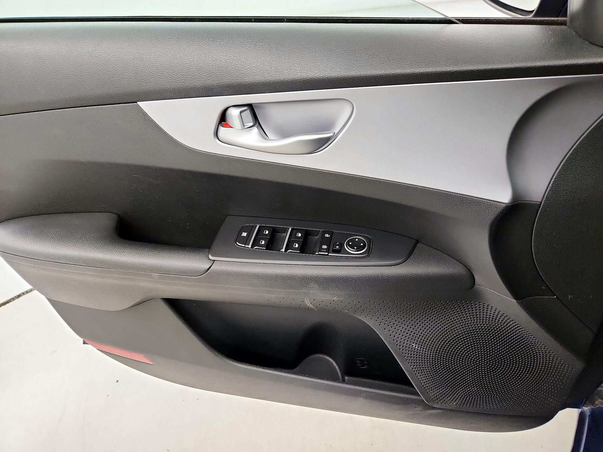 Thumbnail: 2023 Kia Forte - 12