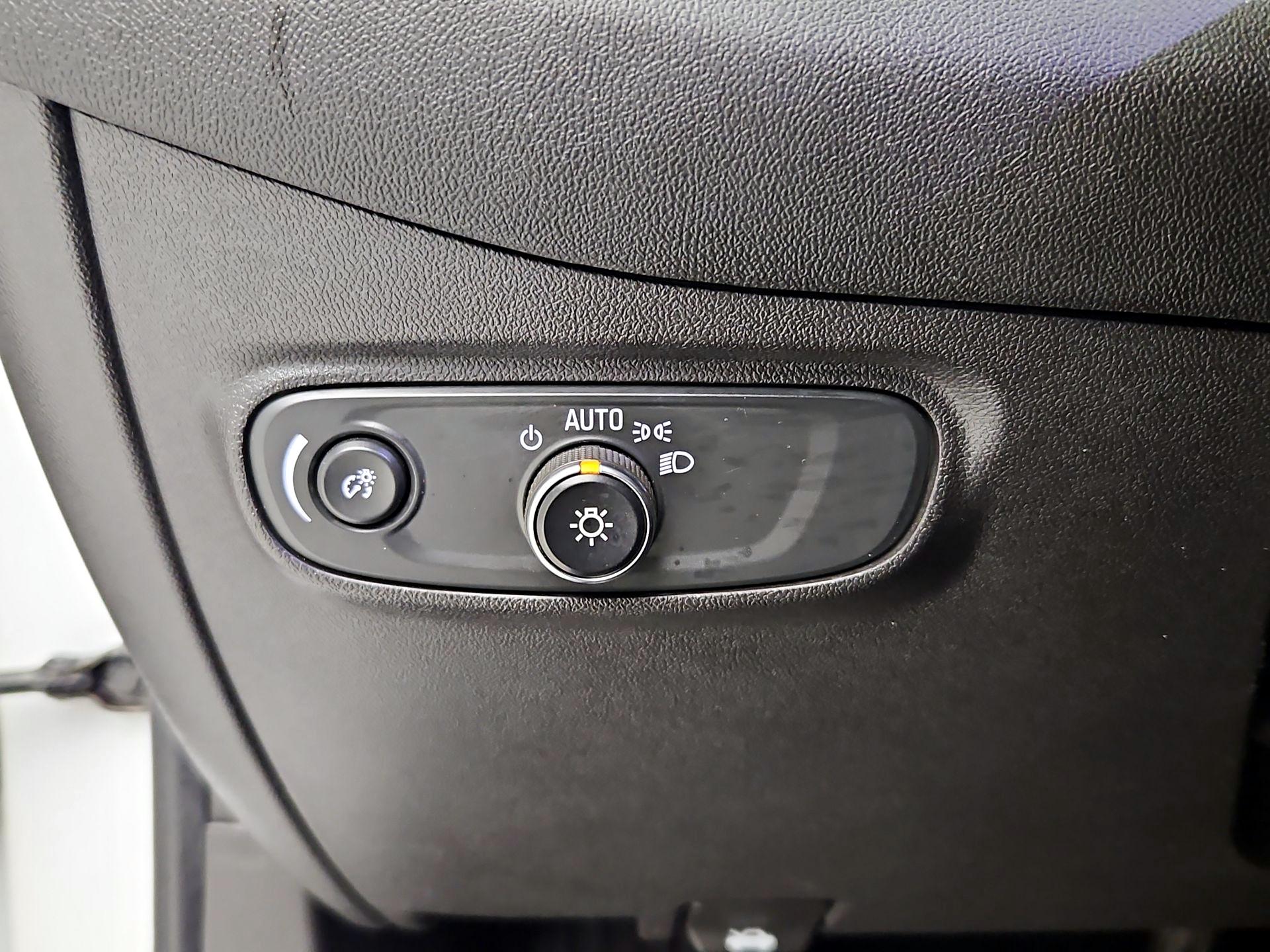 Thumbnail: 2022 Chevrolet Equinox - 13