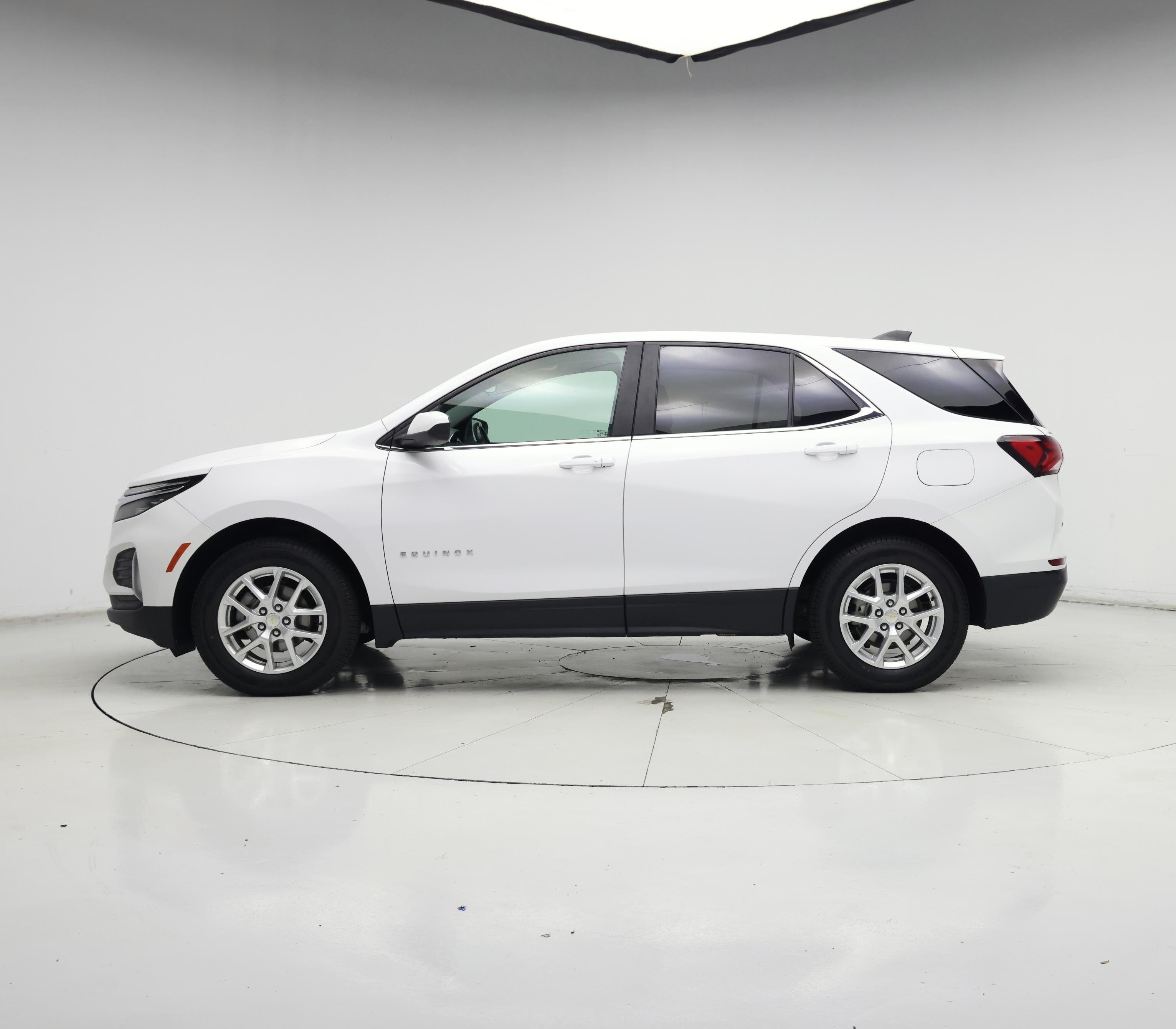 Thumbnail: 2022 Chevrolet Equinox - 3