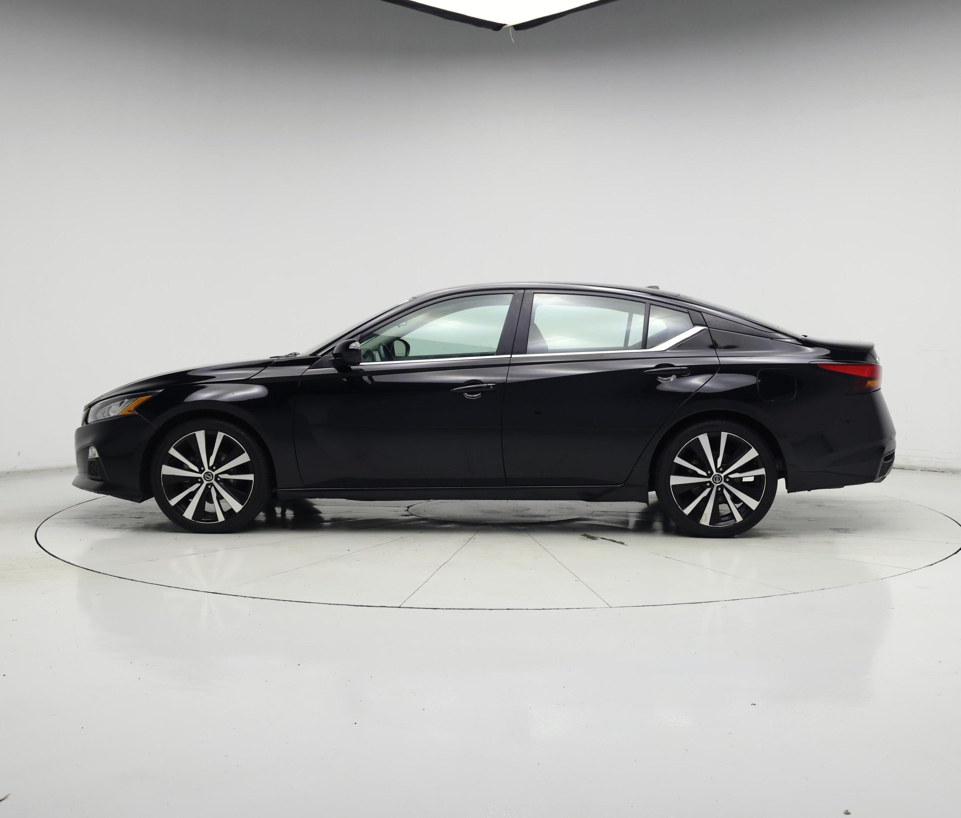 Thumbnail: 2021 Nissan Altima - 3