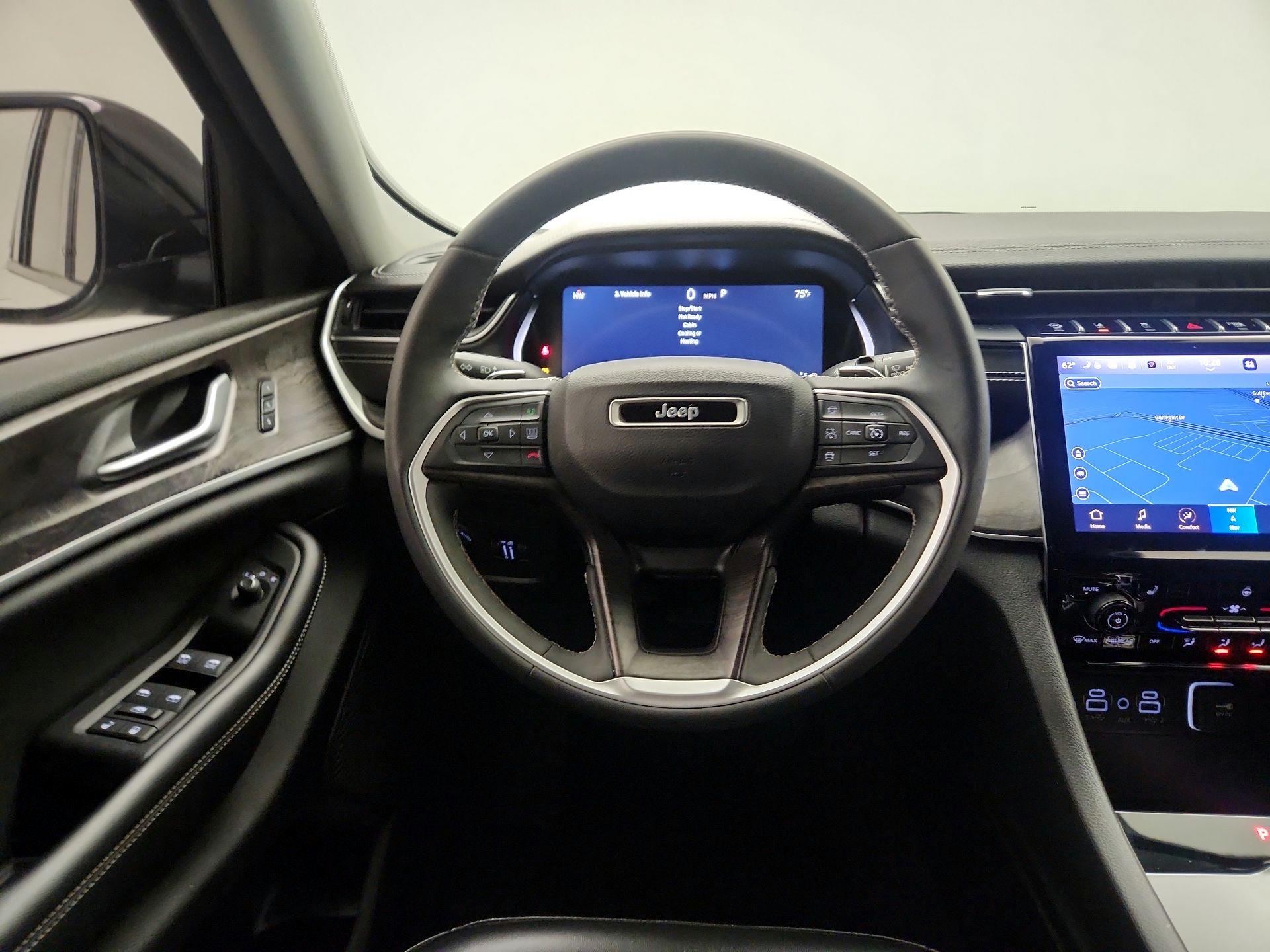 Thumbnail: 2023 Jeep Grand Cherokee - 10