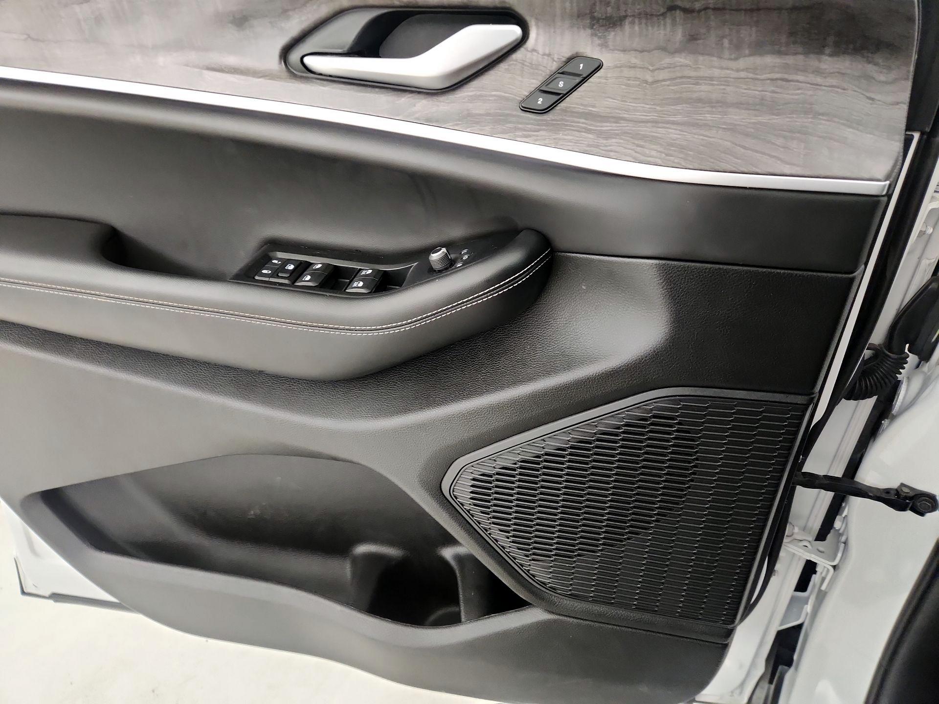 Thumbnail: 2023 Jeep Grand Cherokee - 12