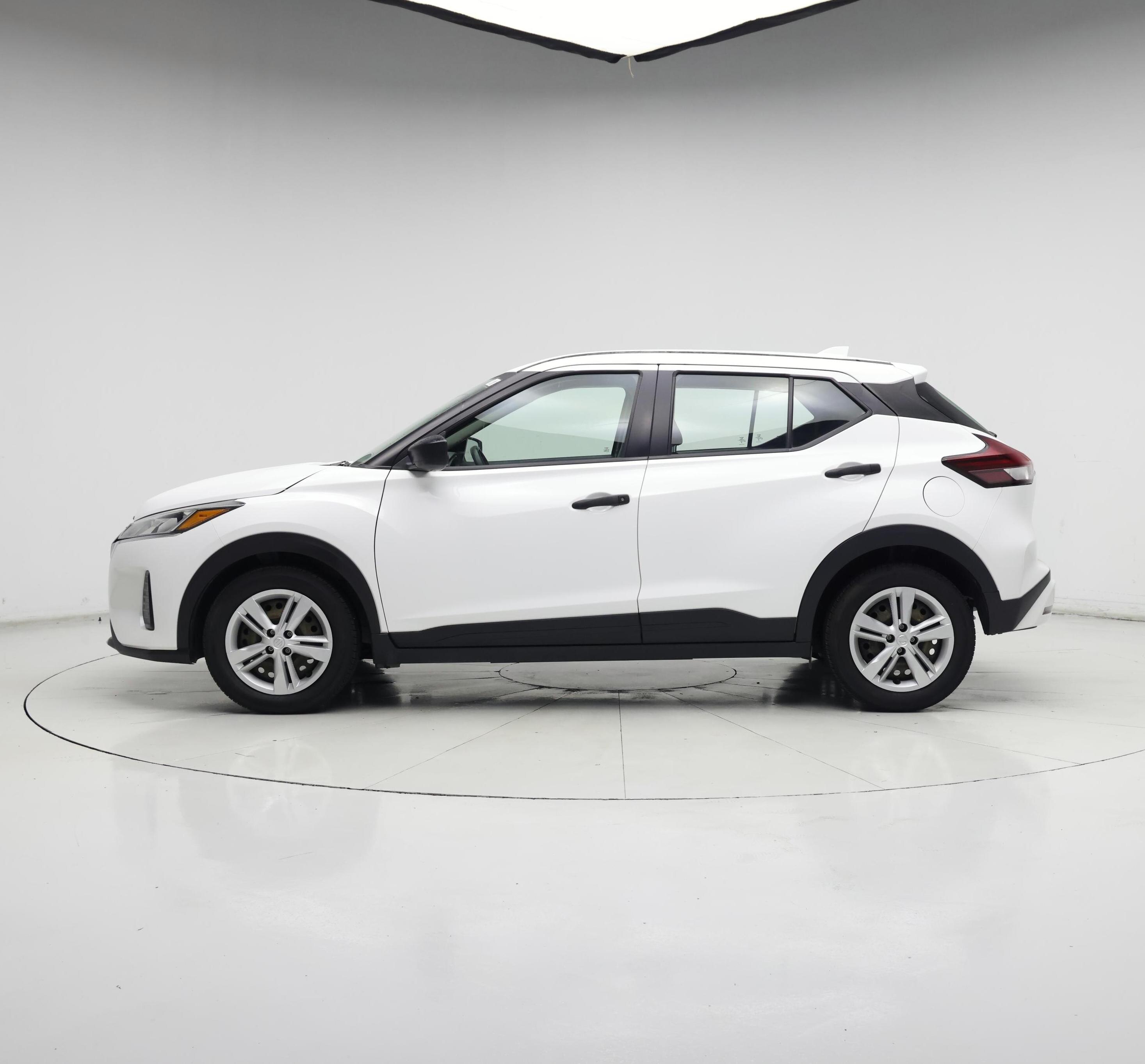 Thumbnail: 2023 Nissan Kicks - 3