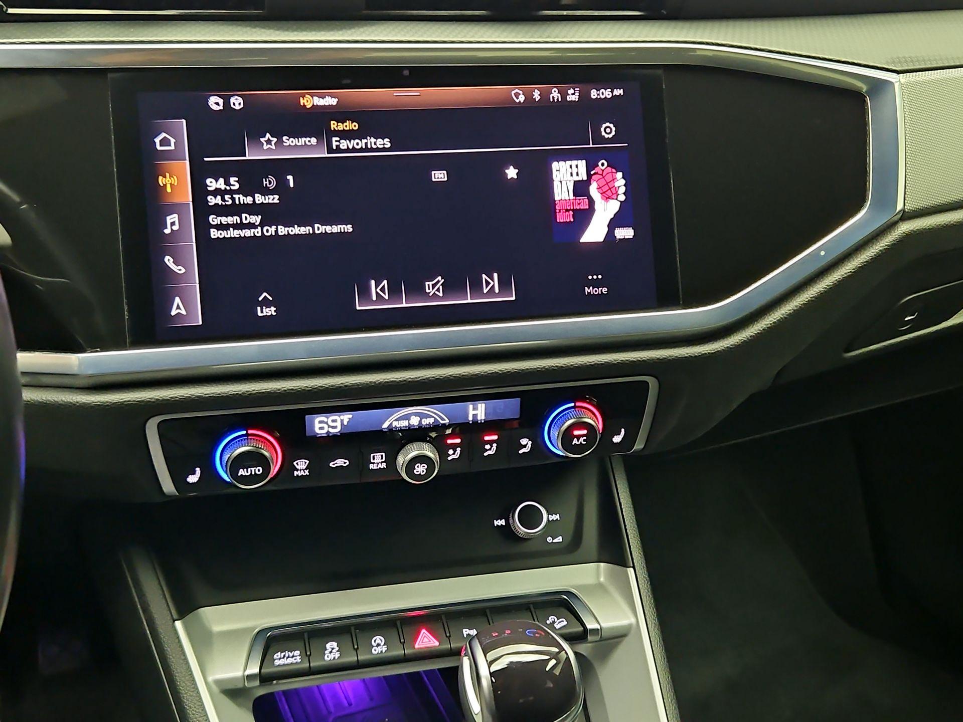 Thumbnail: 2022 Audi Q3 - 16