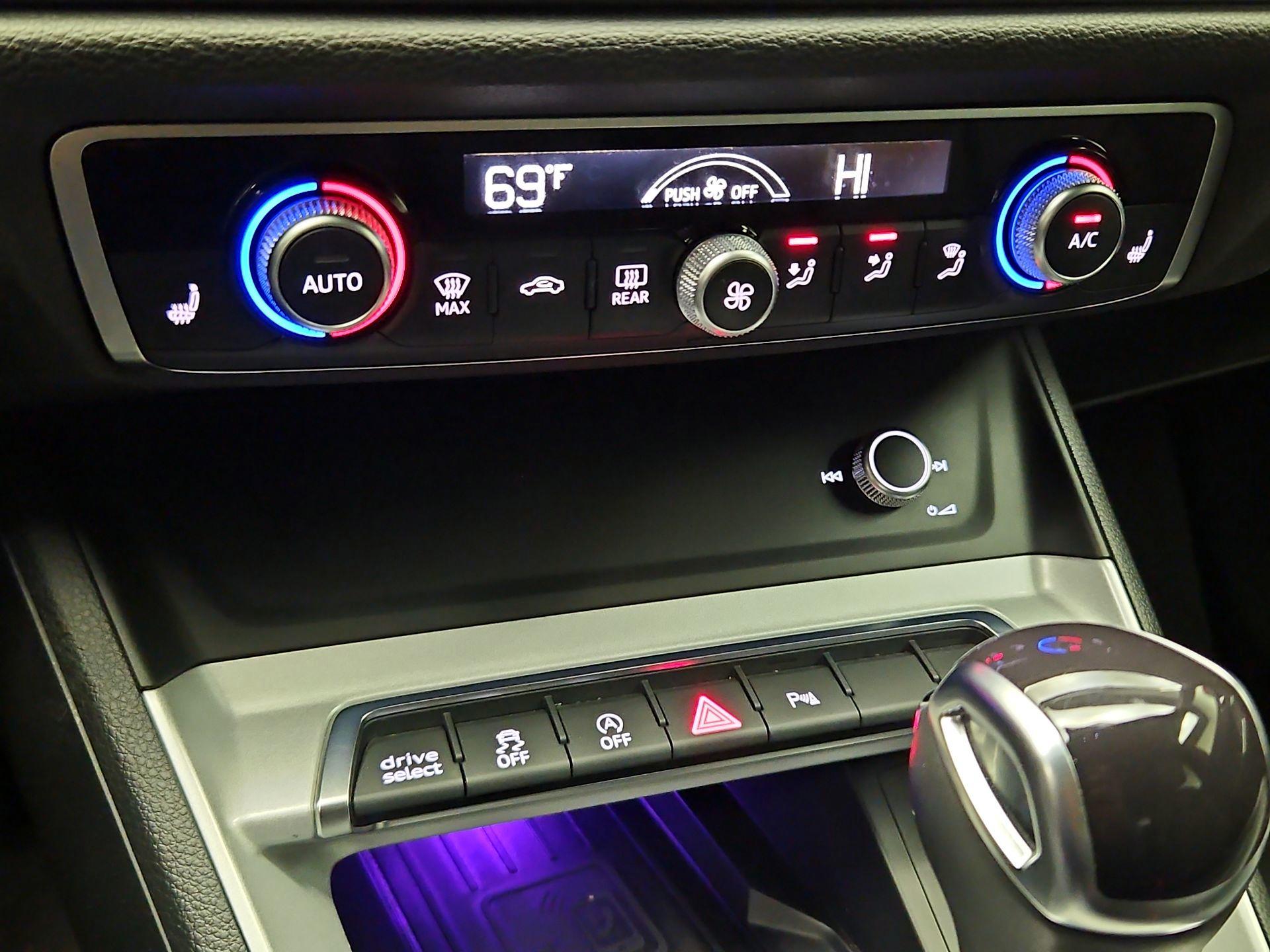 Thumbnail: 2022 Audi Q3 - 17