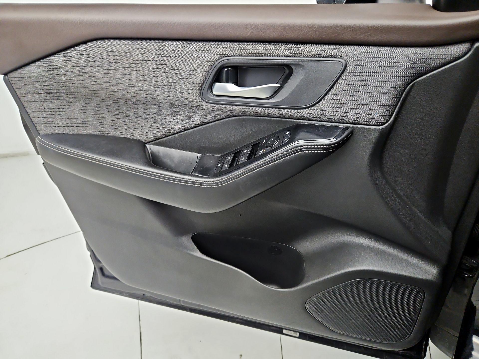 Thumbnail: 2023 Nissan Rogue - 12