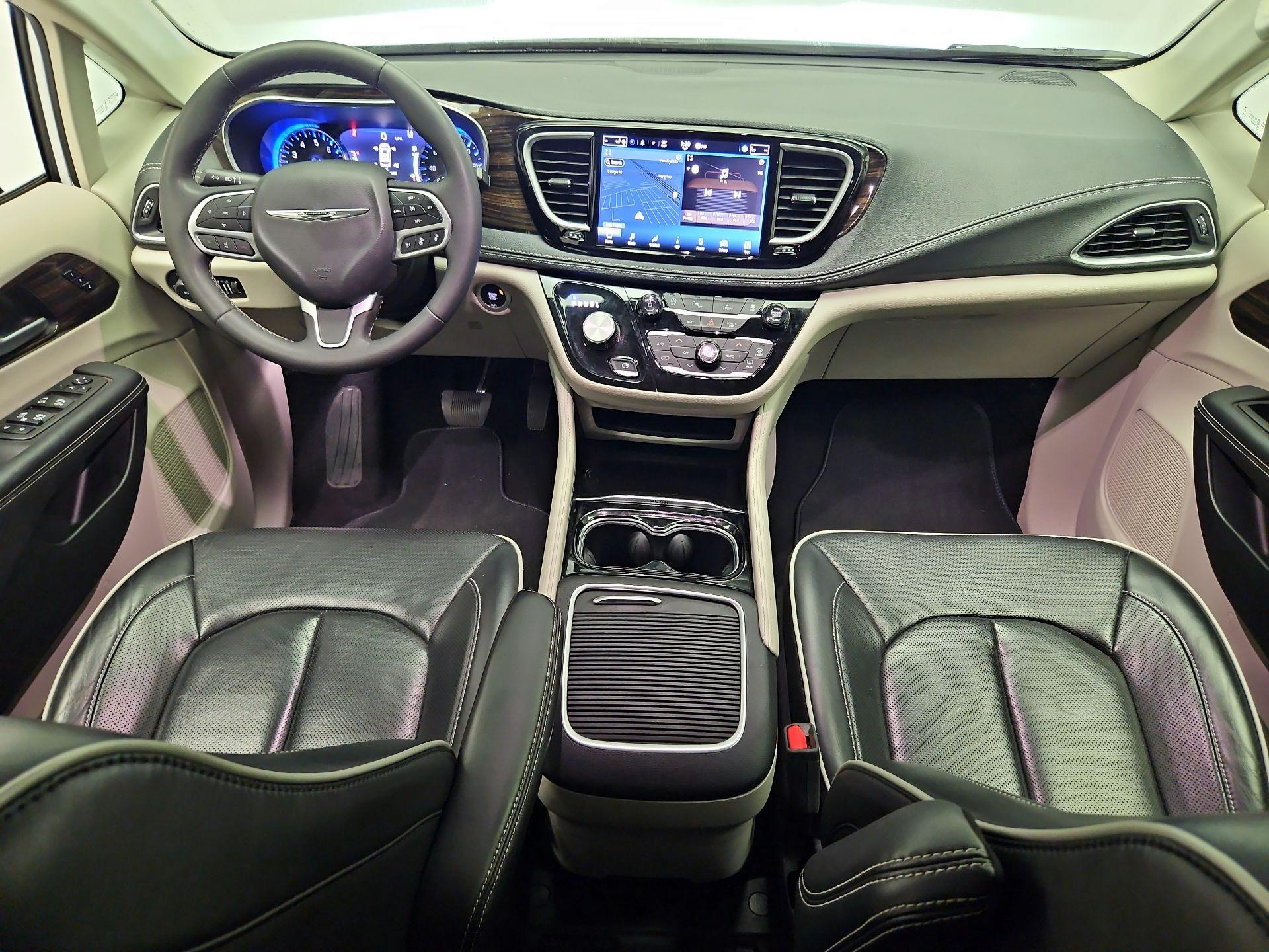 Thumbnail: 2024 Chrysler Pacifica - 9