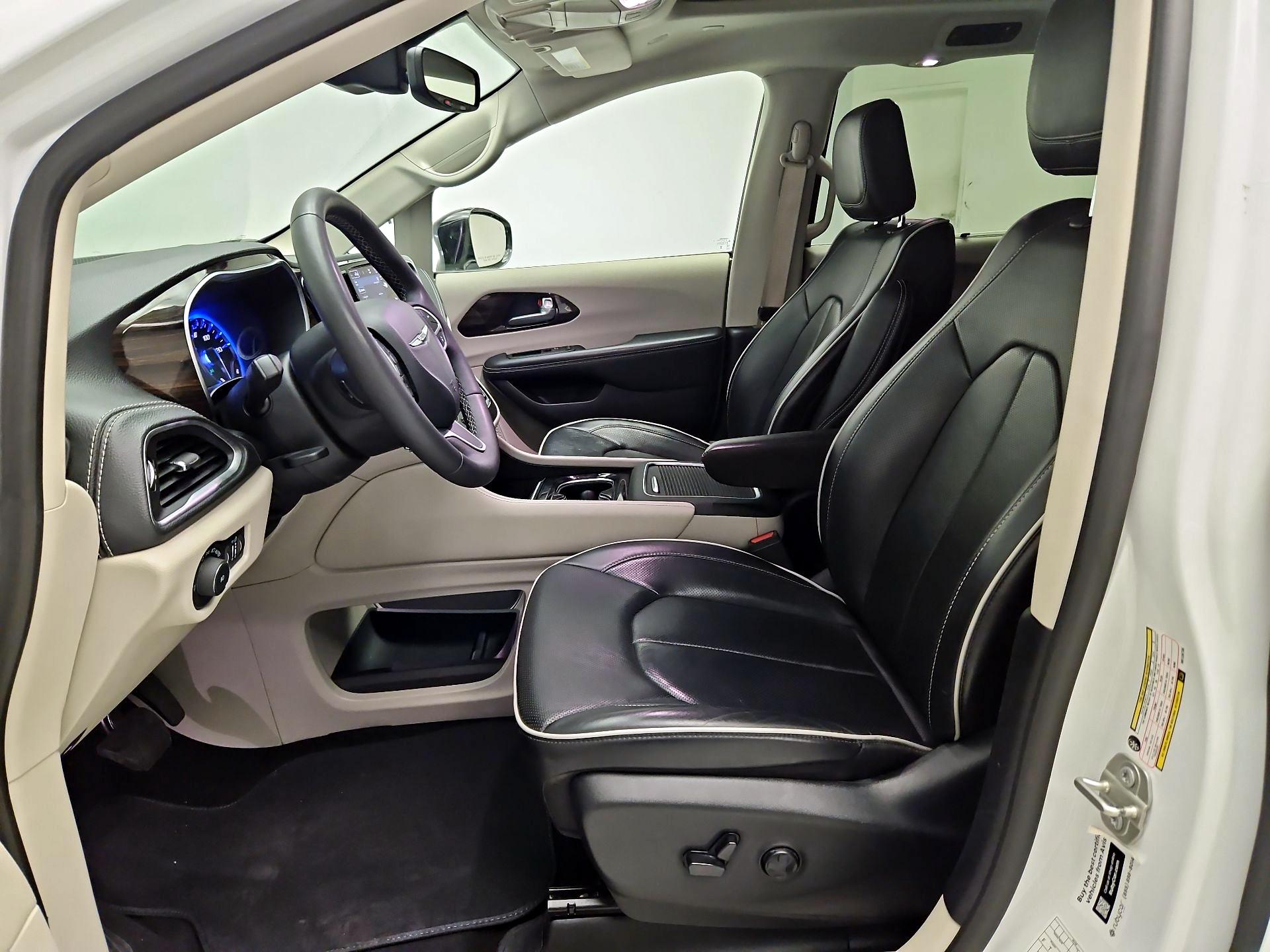 Thumbnail: 2024 Chrysler Pacifica - 11