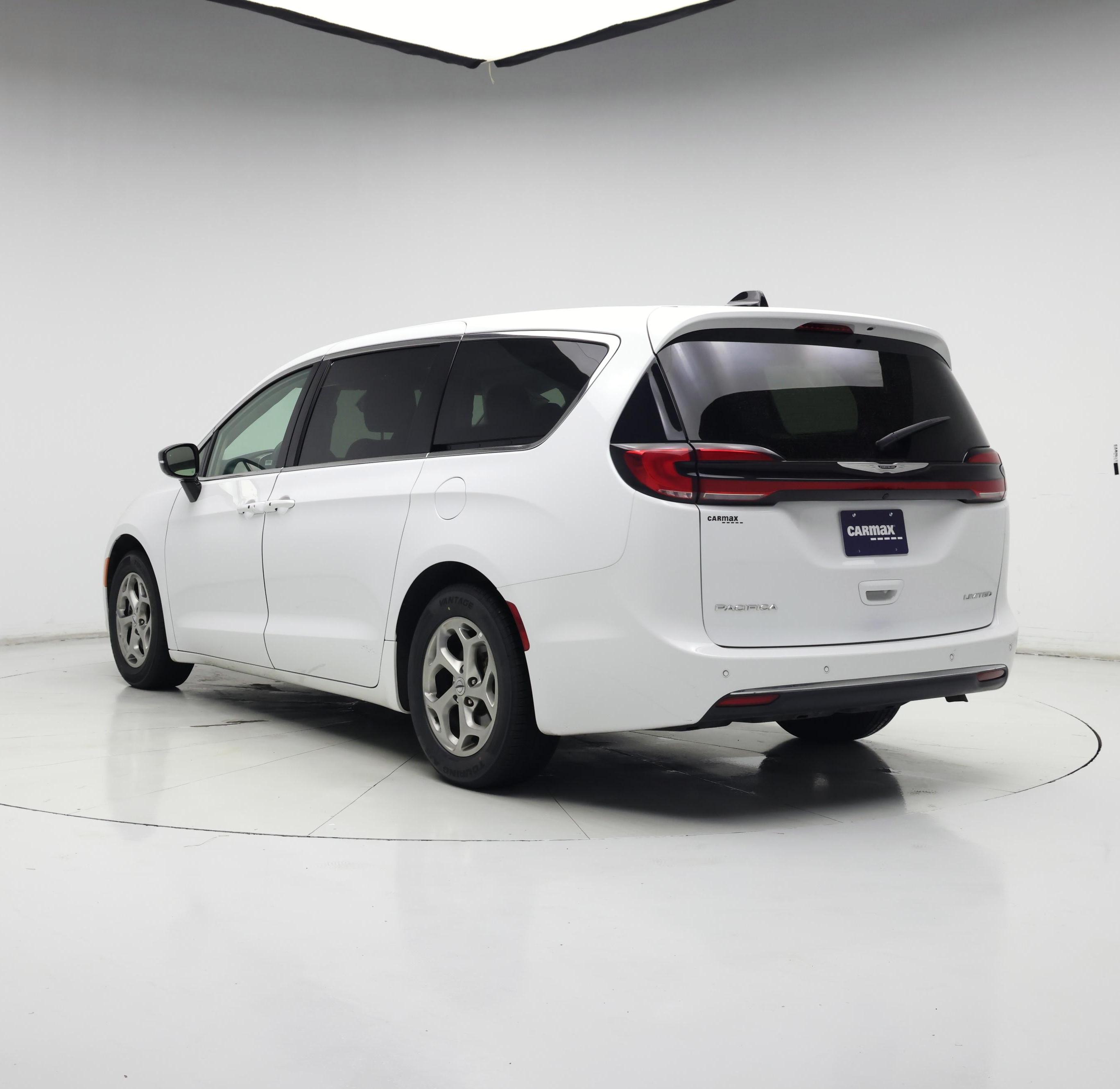 Thumbnail: 2024 Chrysler Pacifica - 2