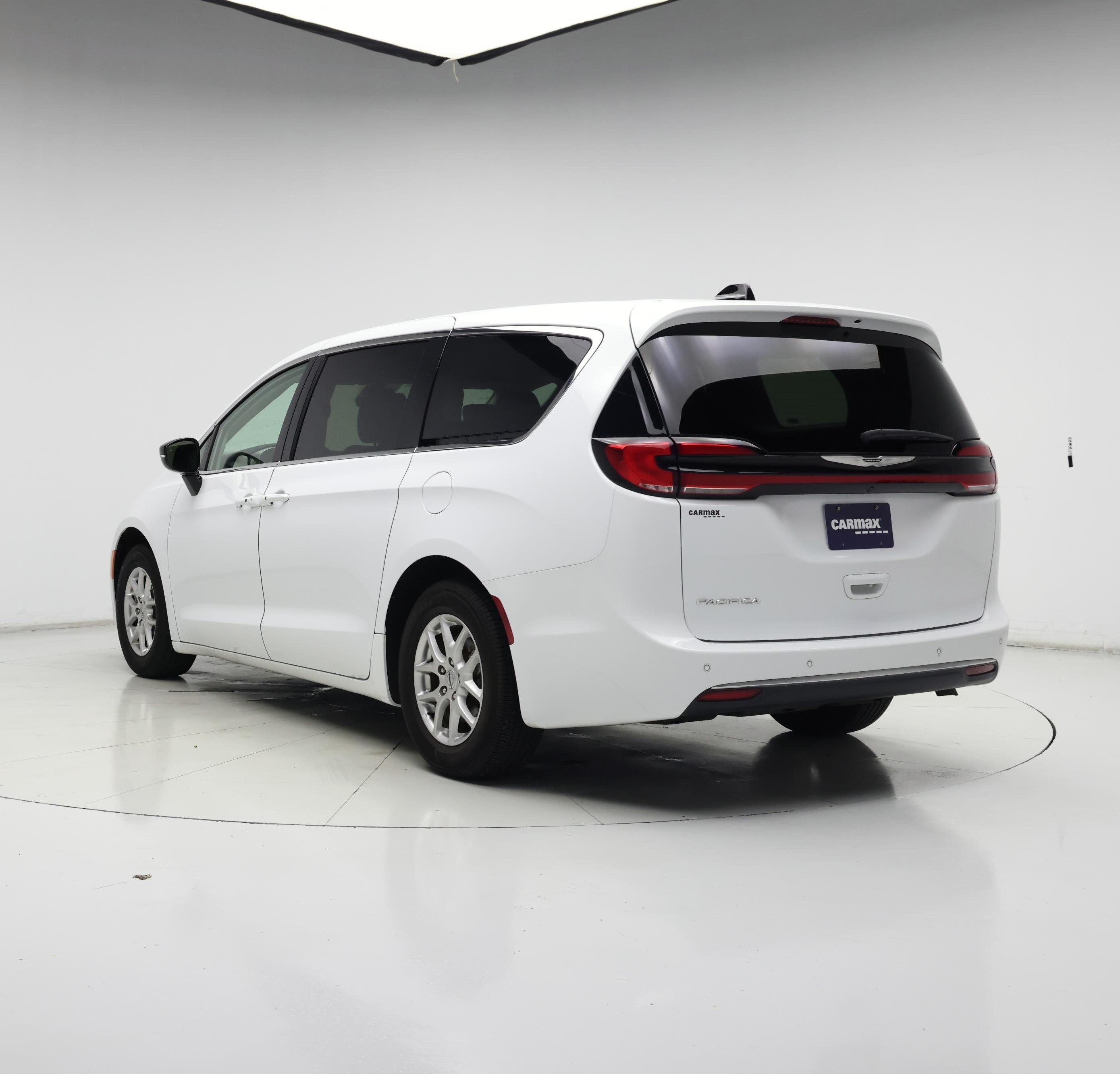 Thumbnail: 2024 Chrysler Pacifica - 2