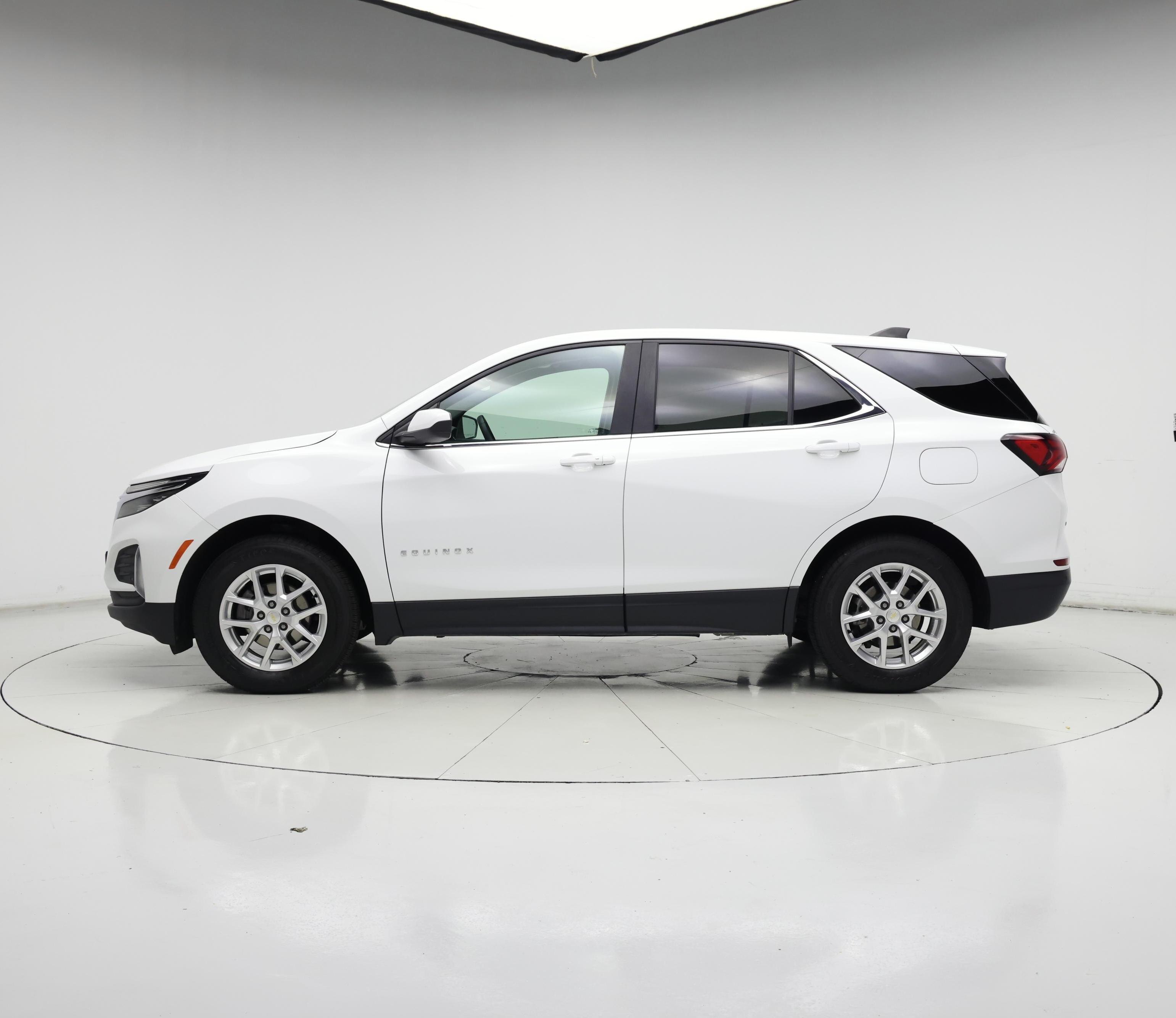 Thumbnail: 2023 Chevrolet Equinox - 3