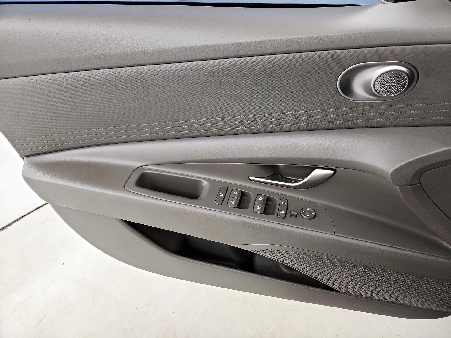 Thumbnail: 2024 Hyundai Elantra - 12