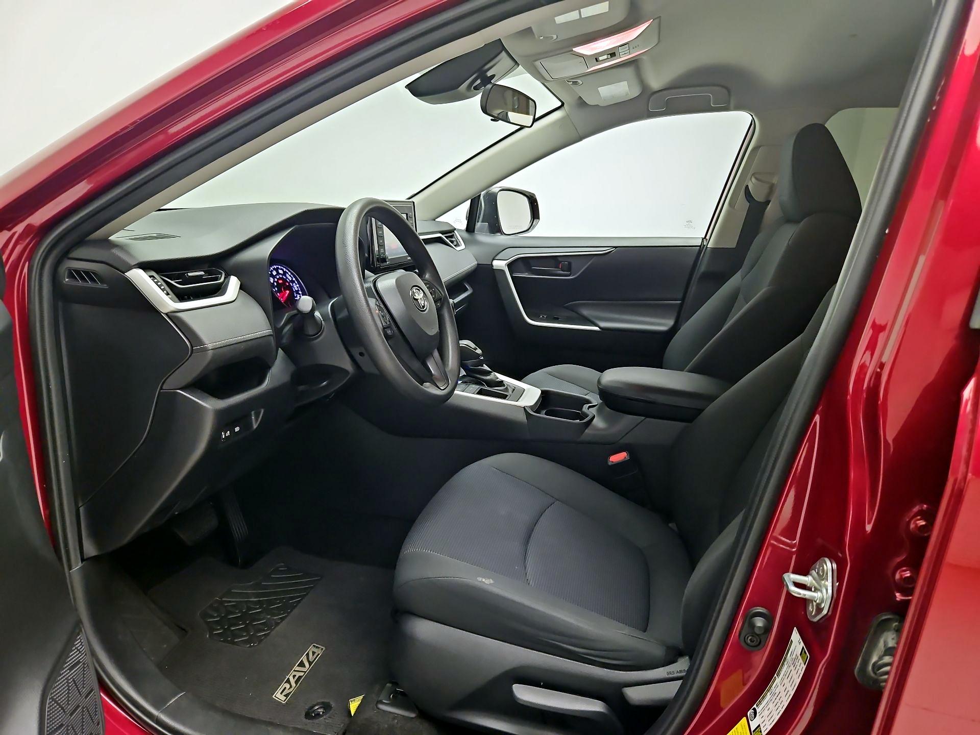 Thumbnail: 2020 Toyota RAV4 - 11