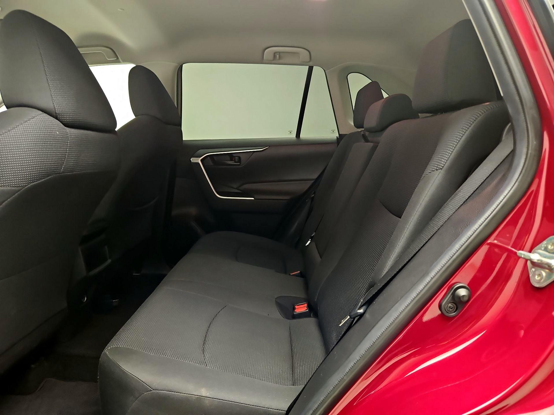 Thumbnail: 2020 Toyota RAV4 - 19