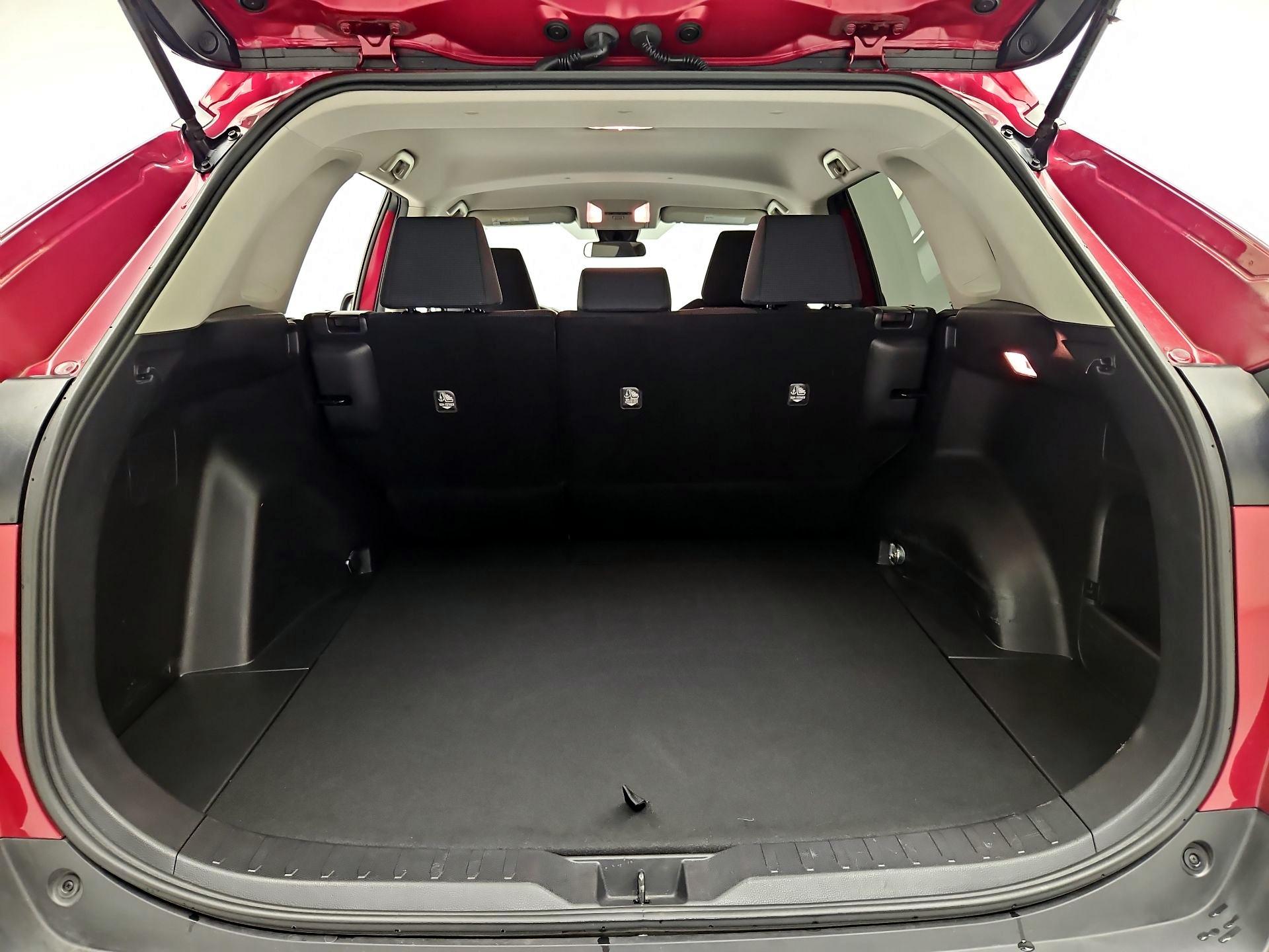 Thumbnail: 2020 Toyota RAV4 - 20