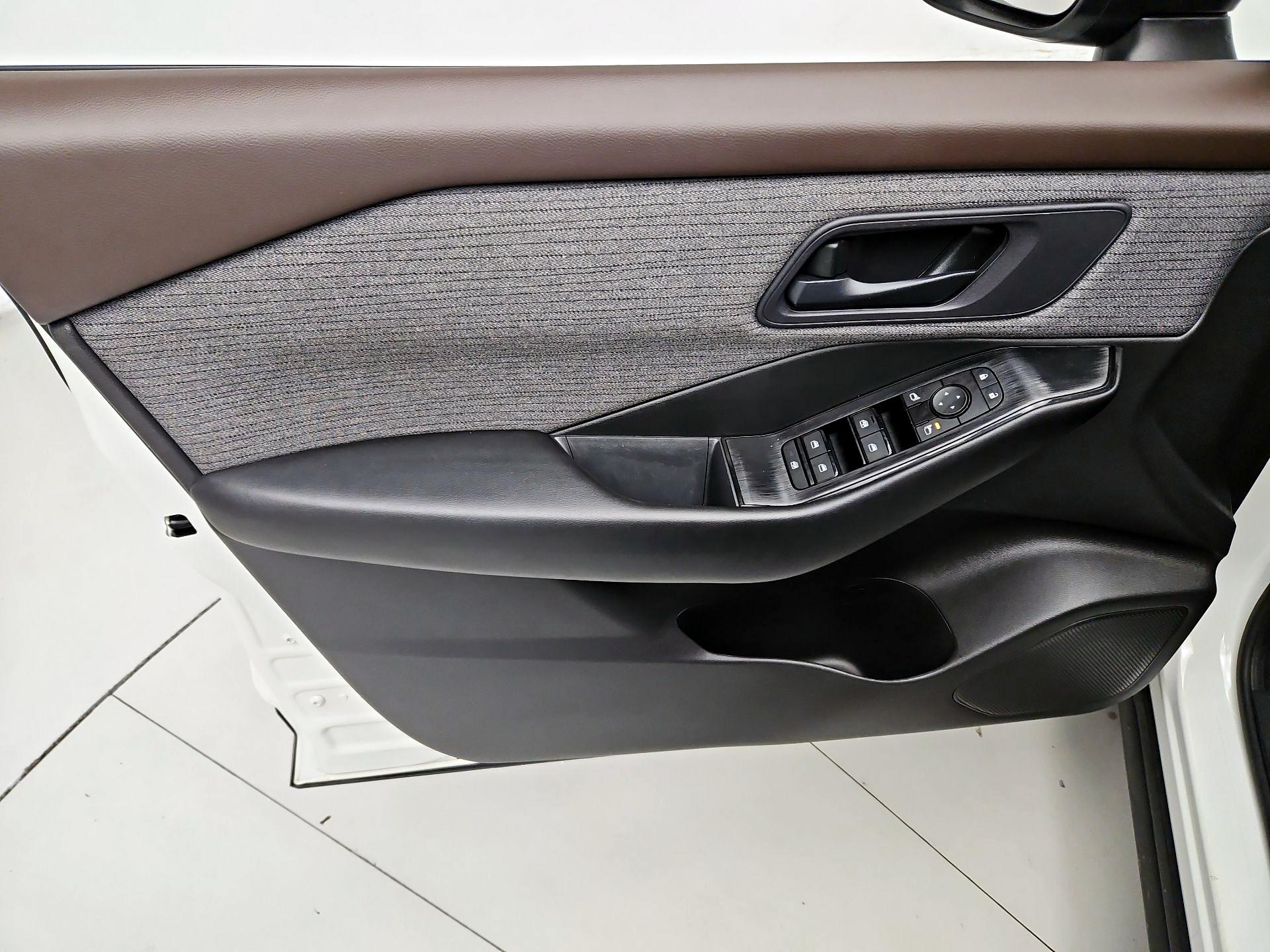 Thumbnail: 2023 Nissan Rogue - 12