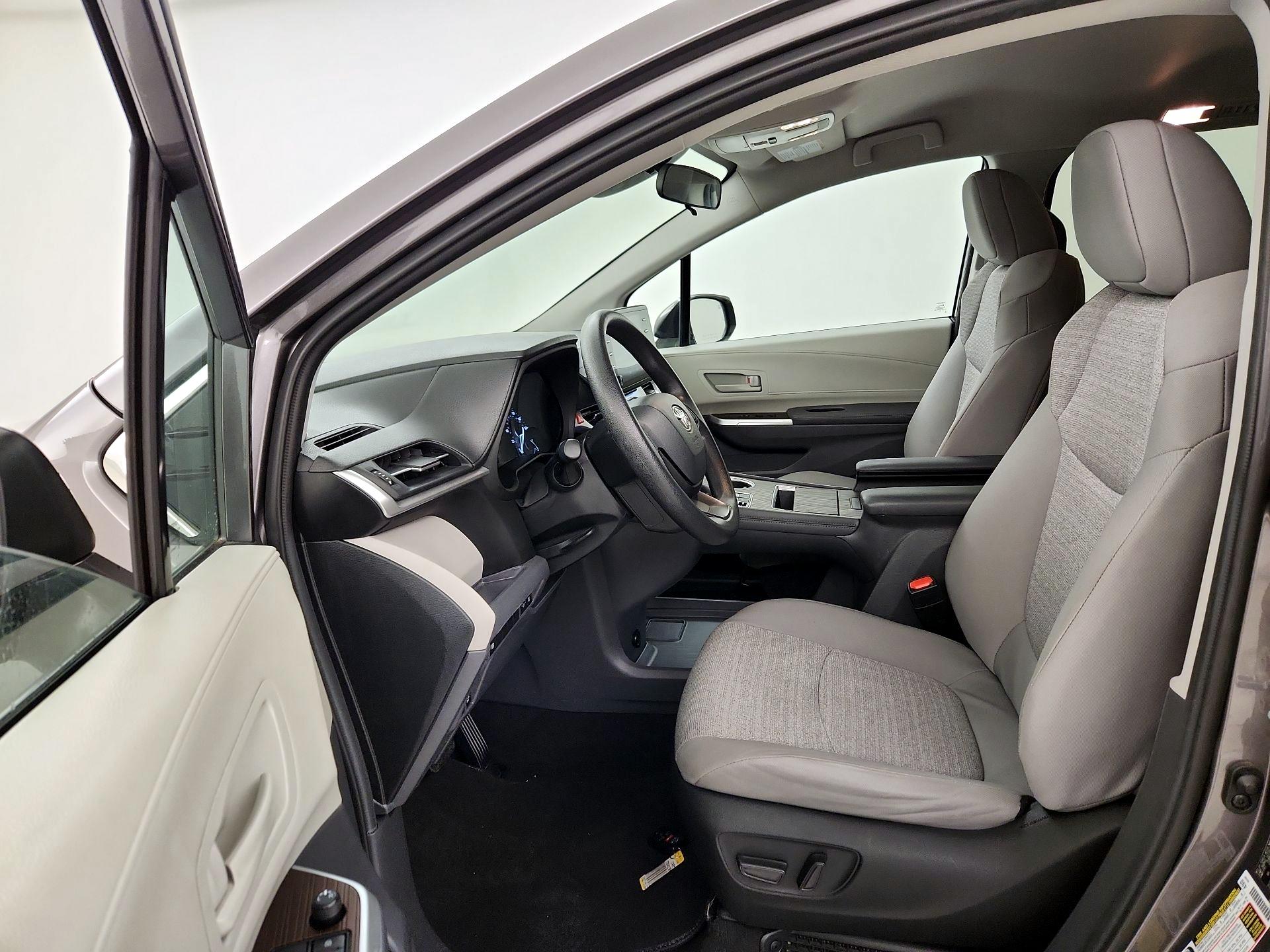 Thumbnail: 2024 Toyota Sienna - 11