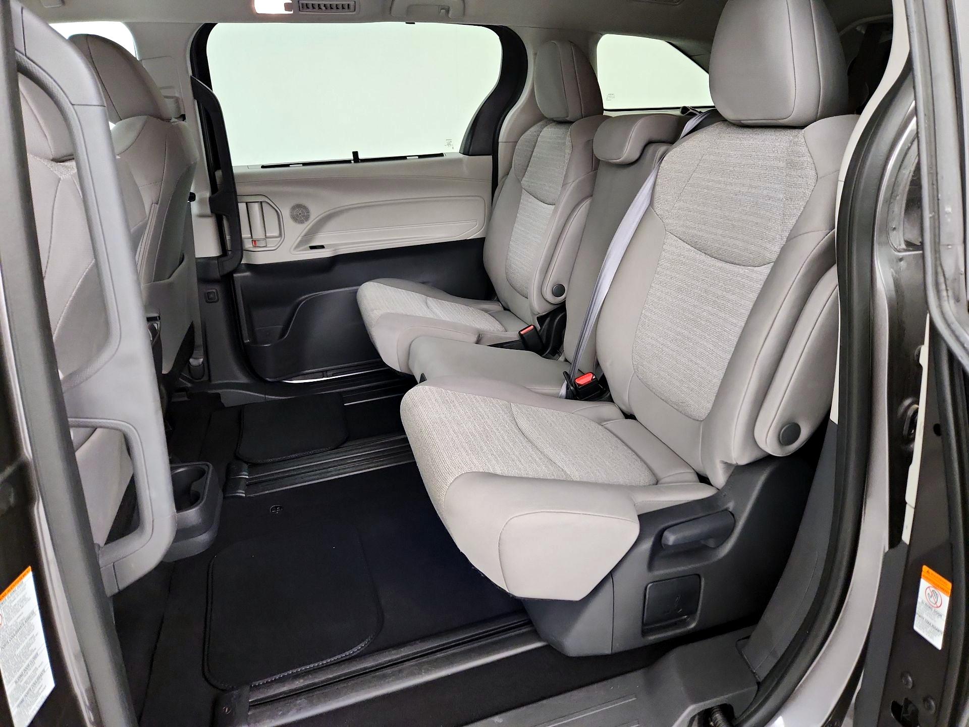 Thumbnail: 2024 Toyota Sienna - 19