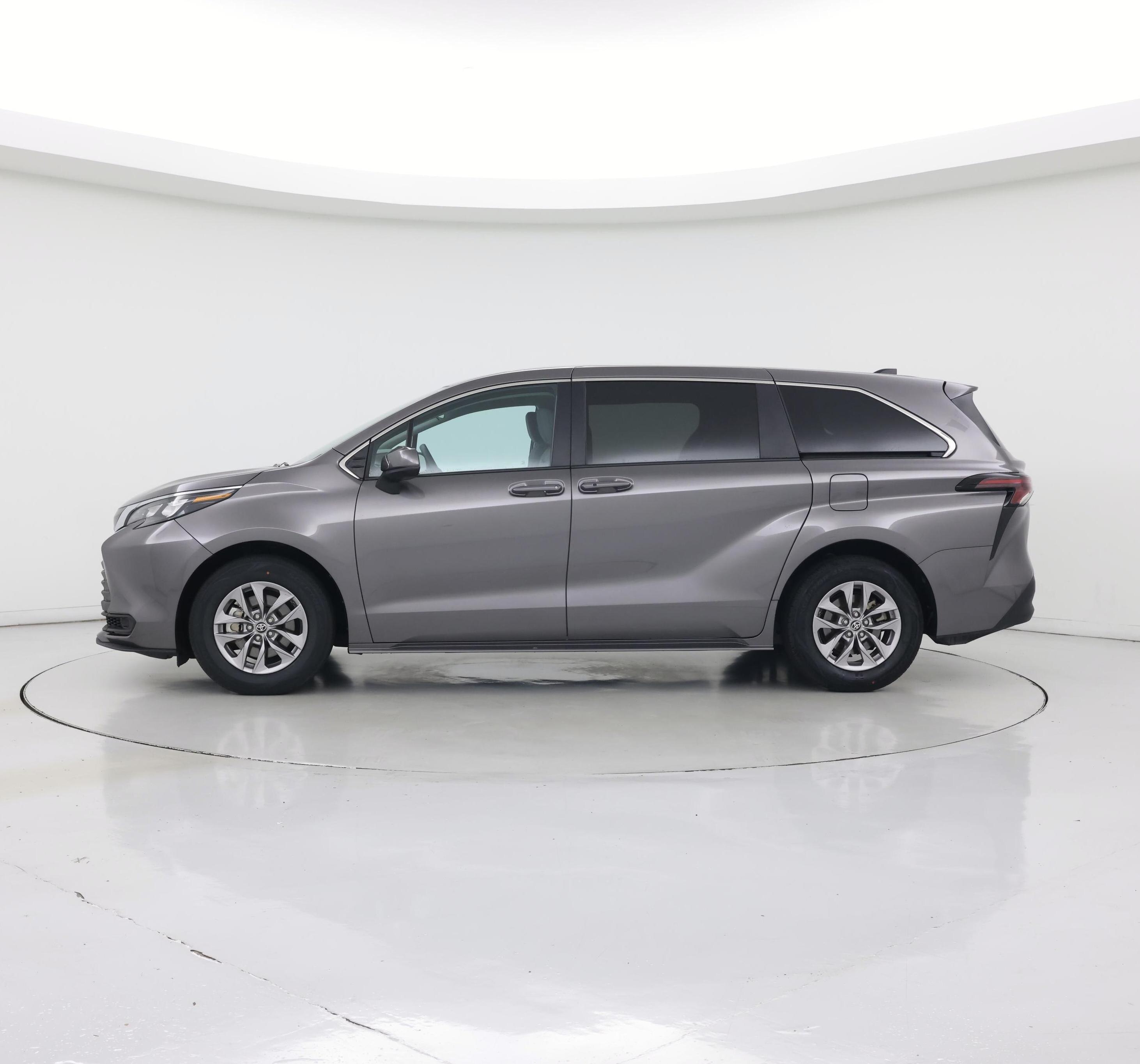 Thumbnail: 2024 Toyota Sienna - 3