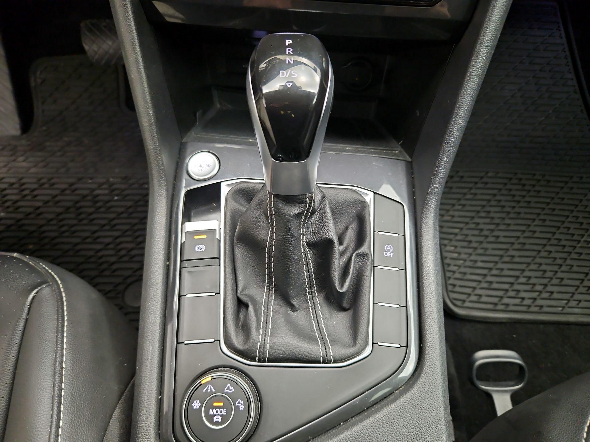 Thumbnail: 2024 Volkswagen Tiguan - 17