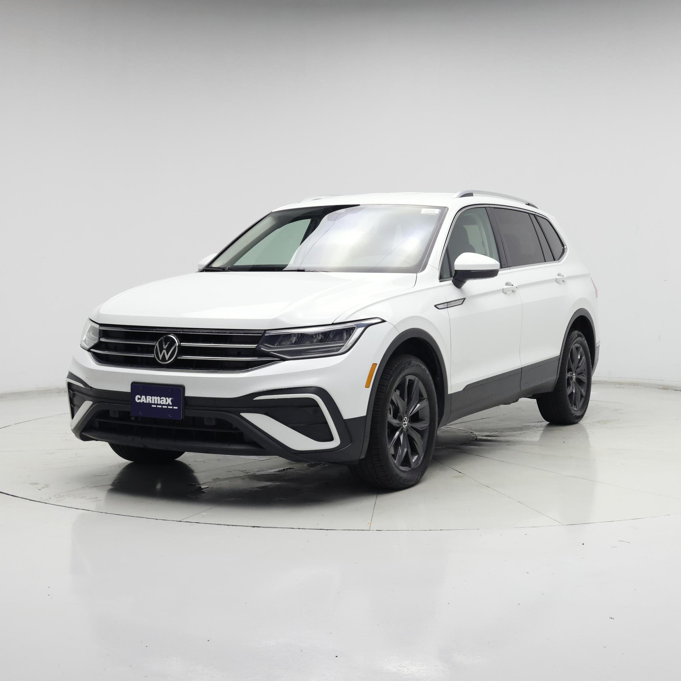 Thumbnail: 2024 Volkswagen Tiguan - 4