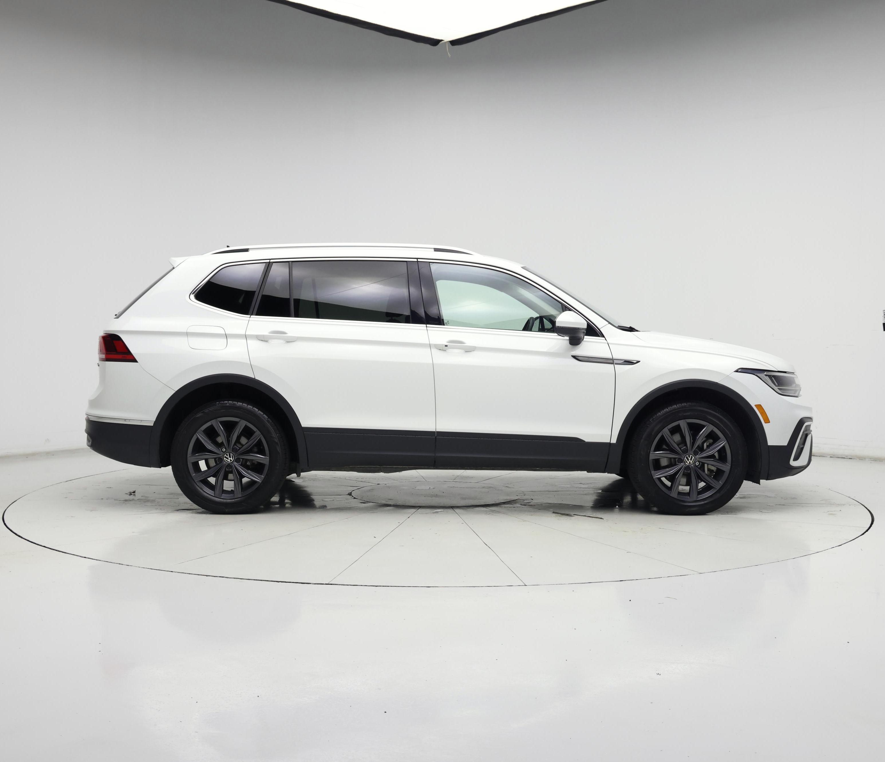 Thumbnail: 2024 Volkswagen Tiguan - 7