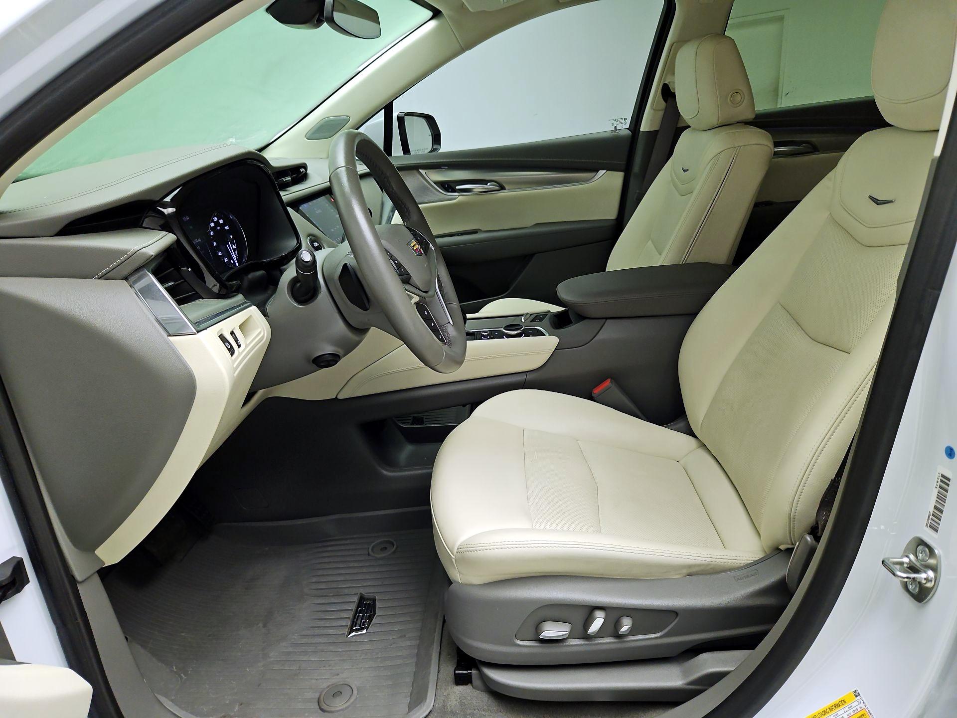 Thumbnail: 2024 Cadillac XT5 - 11