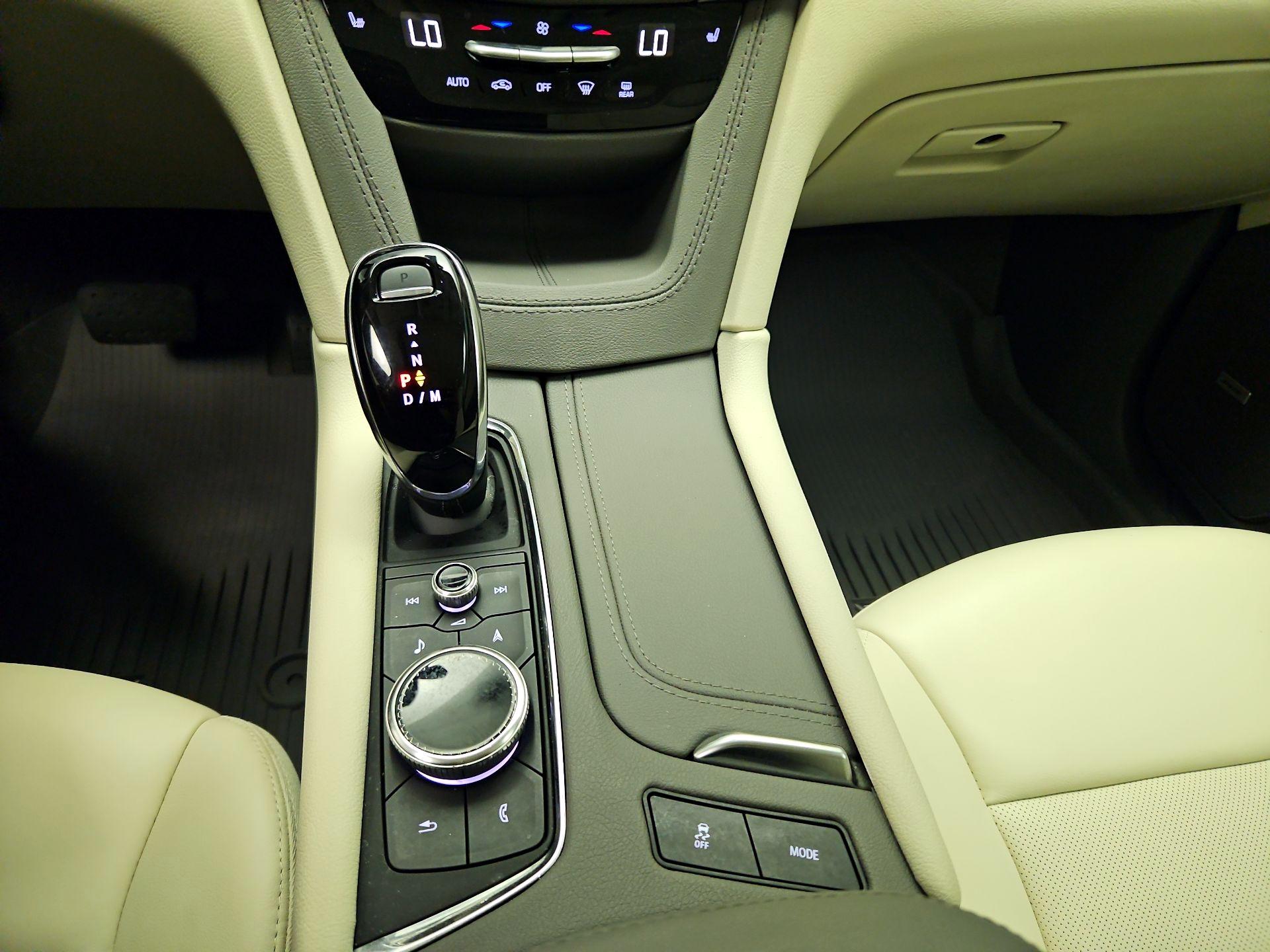 Thumbnail: 2024 Cadillac XT5 - 16