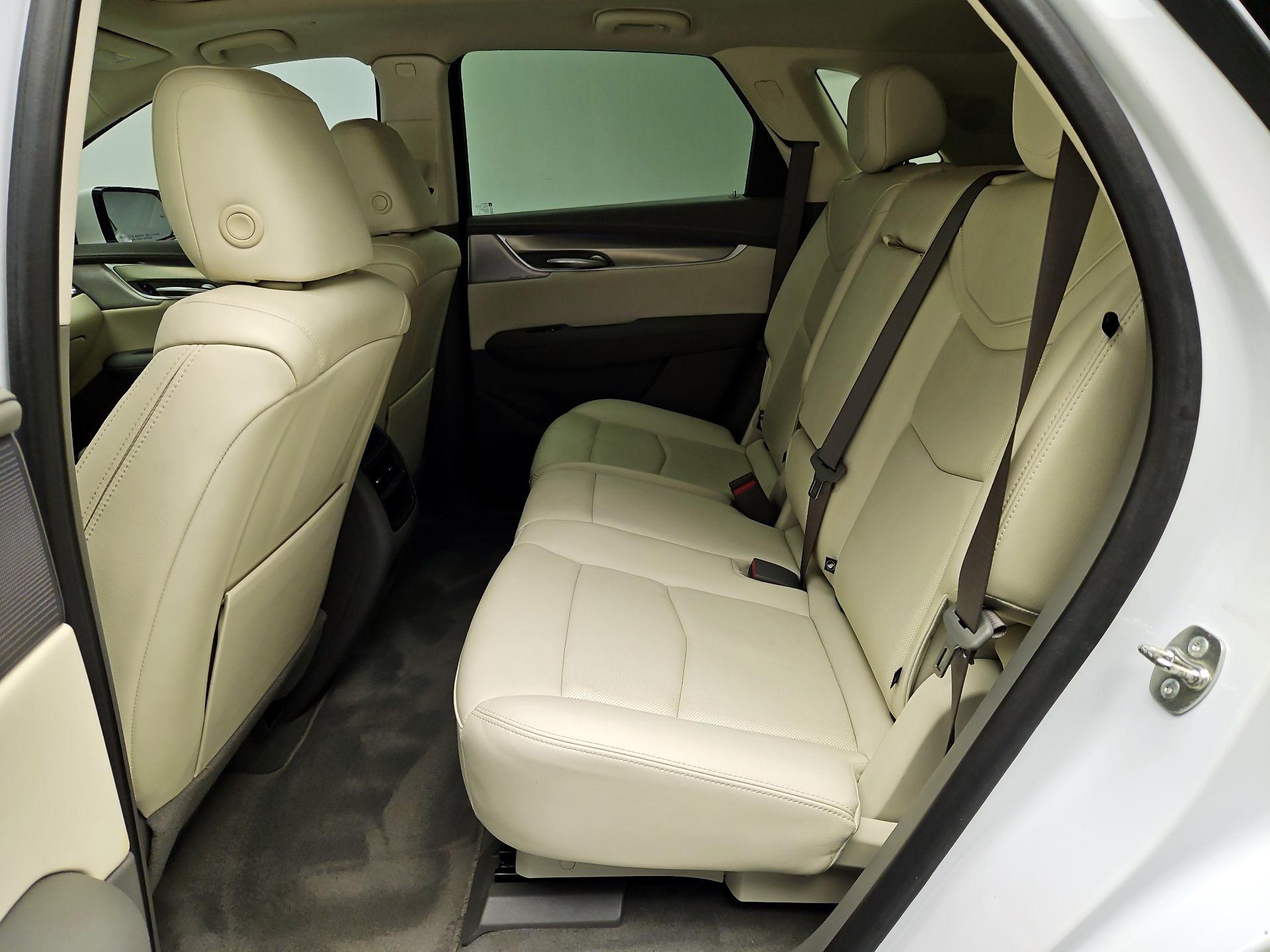 Thumbnail: 2024 Cadillac XT5 - 17