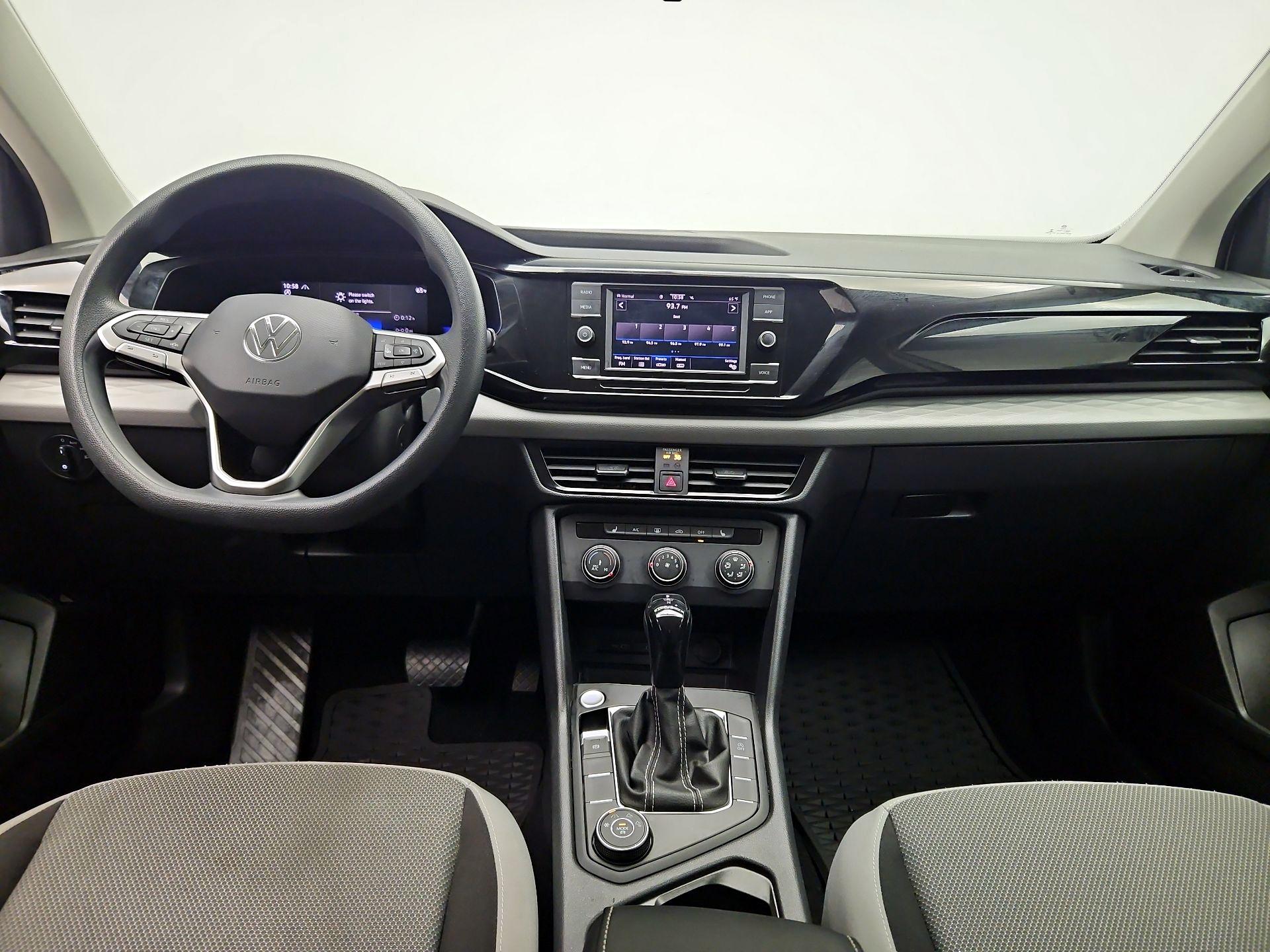 Thumbnail: 2022 Volkswagen Taos - 9