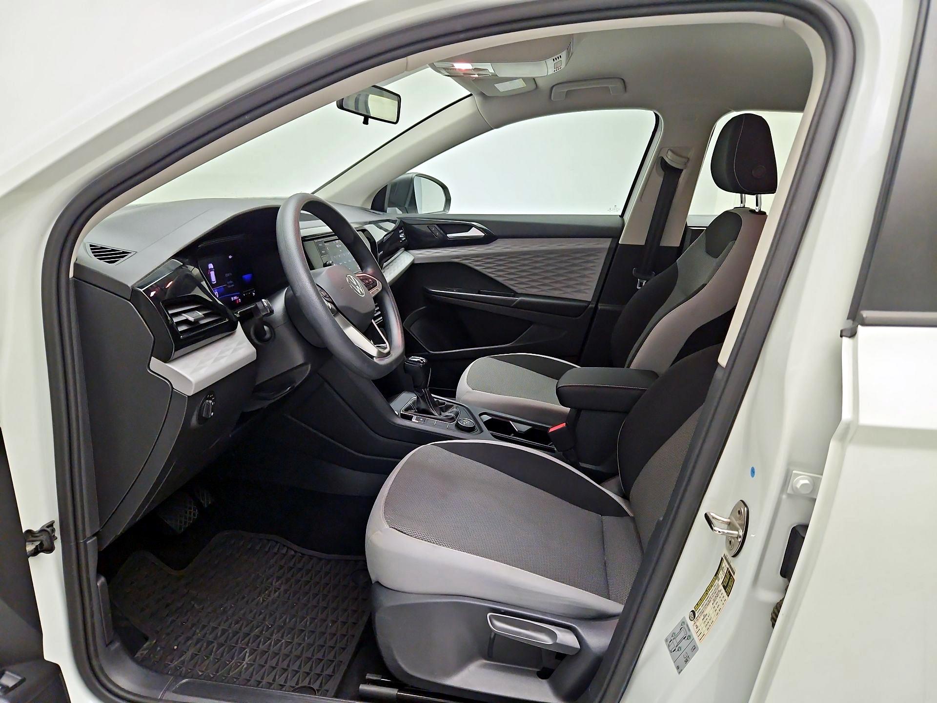 Thumbnail: 2022 Volkswagen Taos - 11