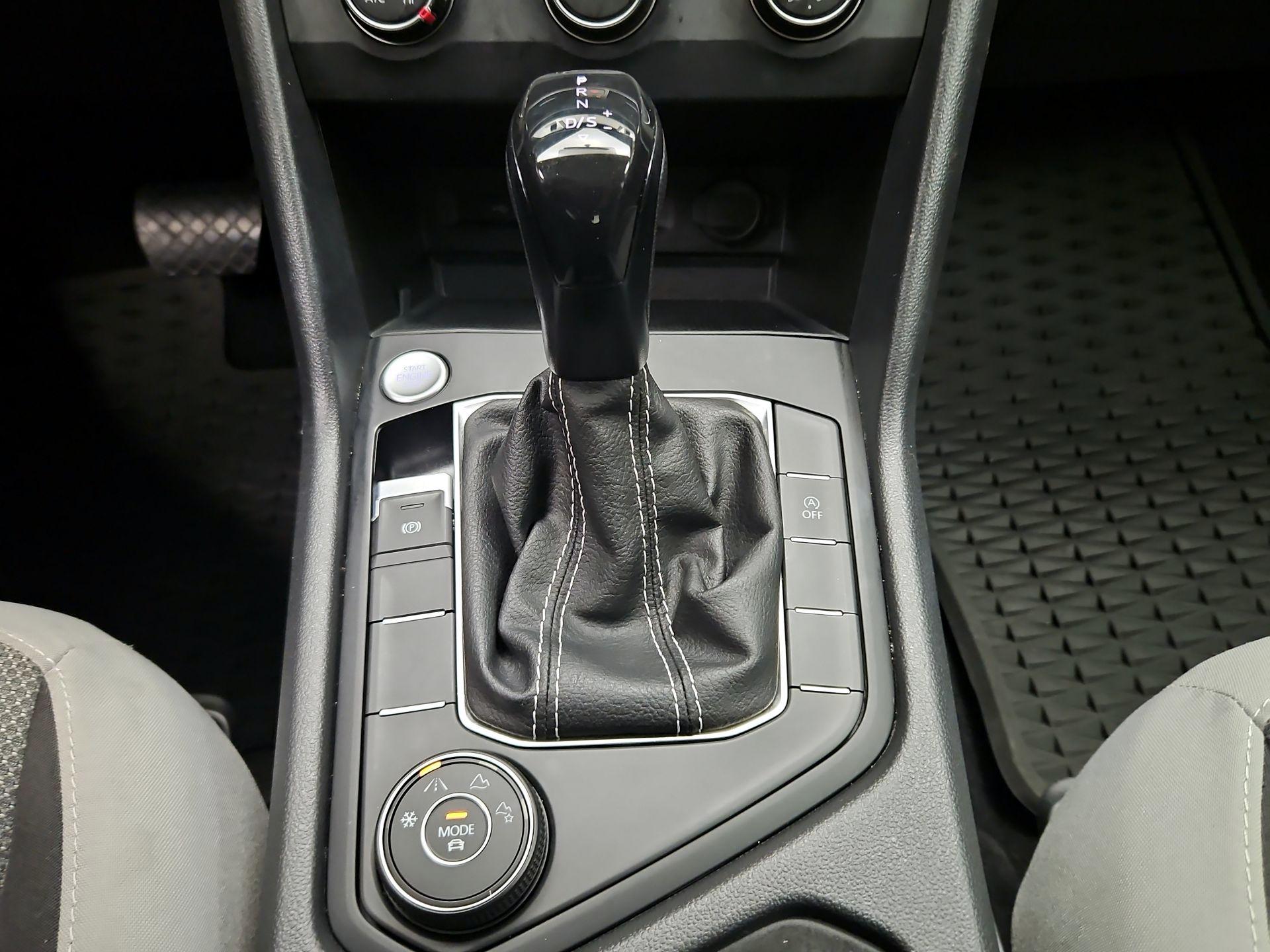 Thumbnail: 2022 Volkswagen Taos - 17